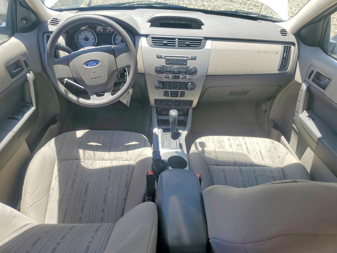 2008 Ford Focus Se White vin: 1FAHP35N08W120870
