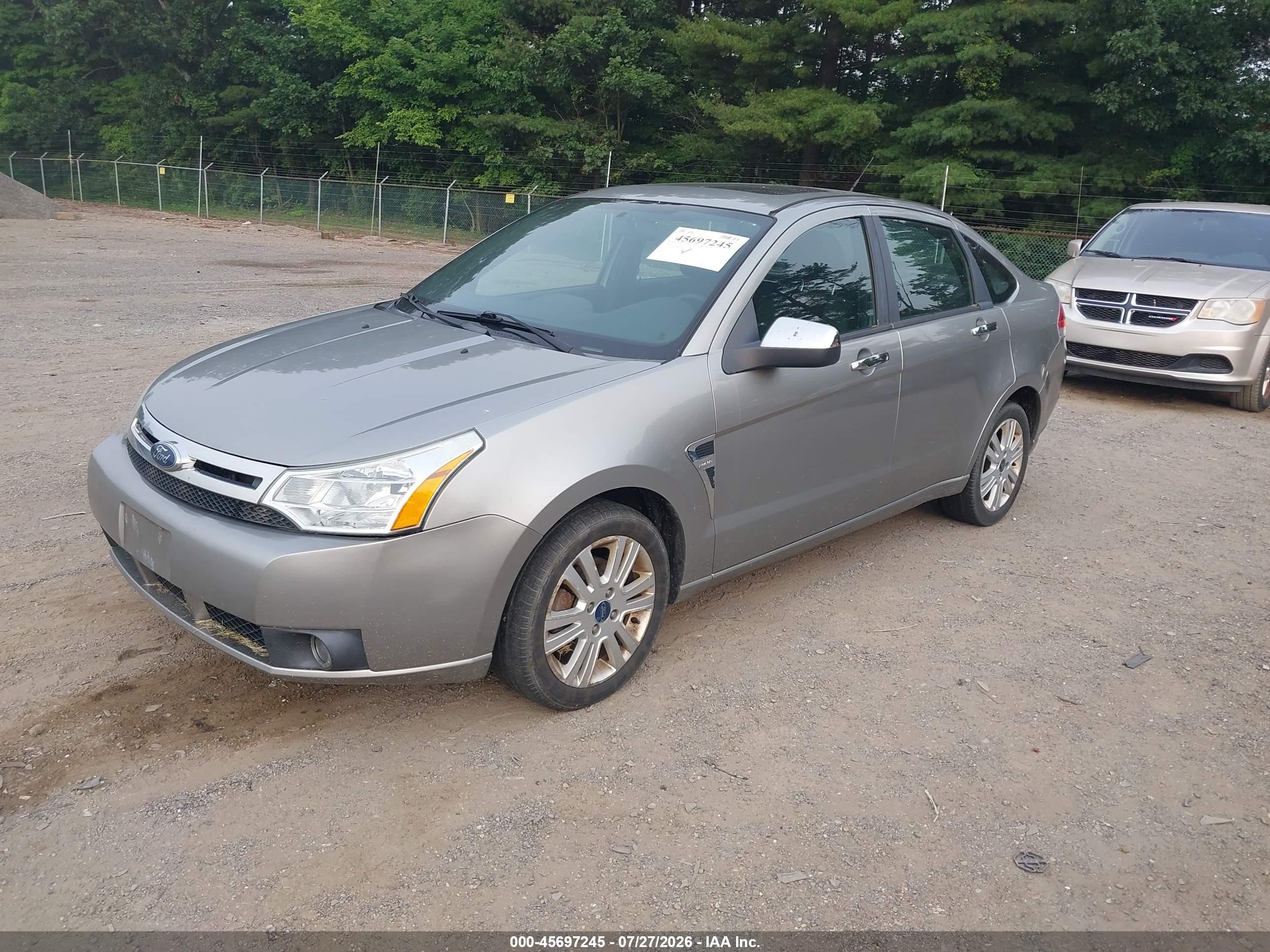 2008 Ford Focus Se Silver vin: 1FAHP35N08W192832