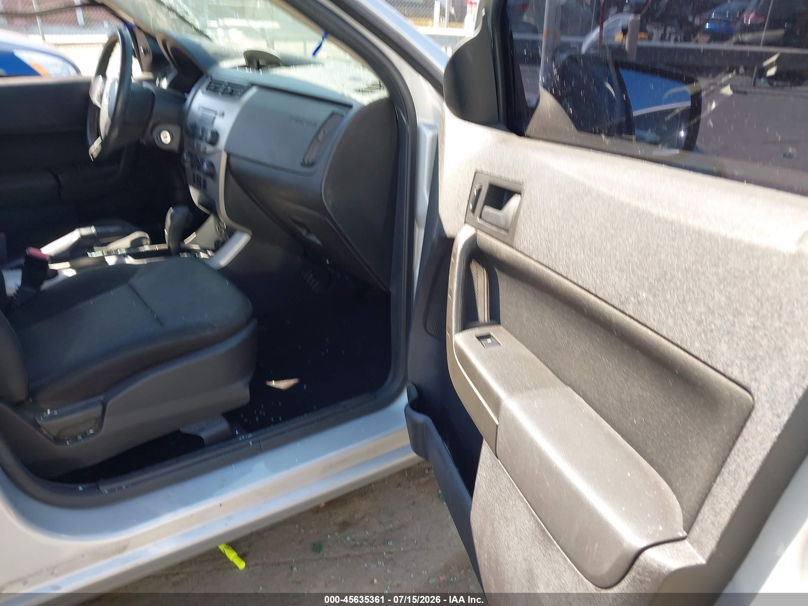 2008 Ford Focus Se/ses Серебряный vin: 1FAHP35N08W192961
