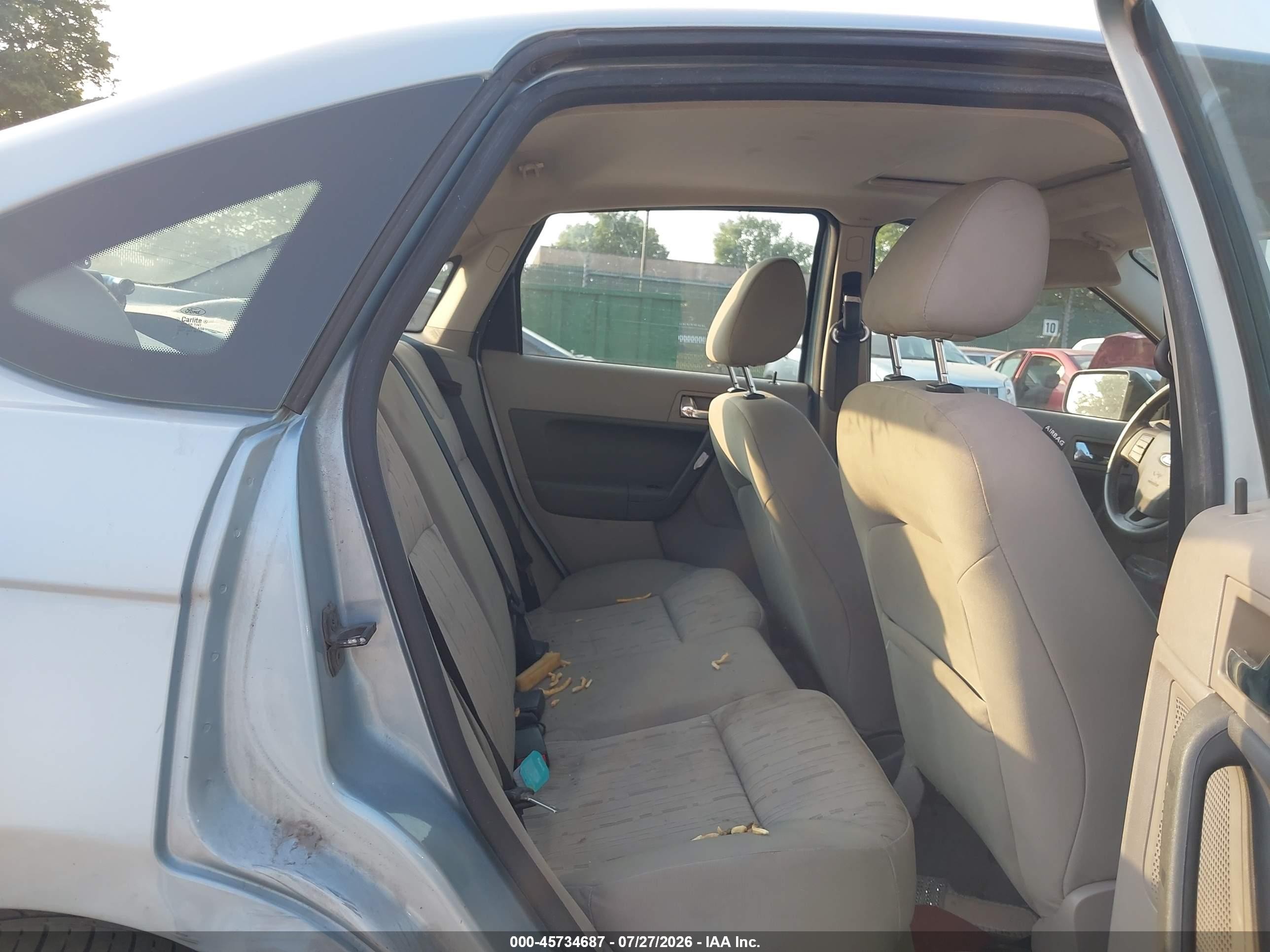 2008 Ford Focus Se/ses Silver vin: 1FAHP35N08W216112