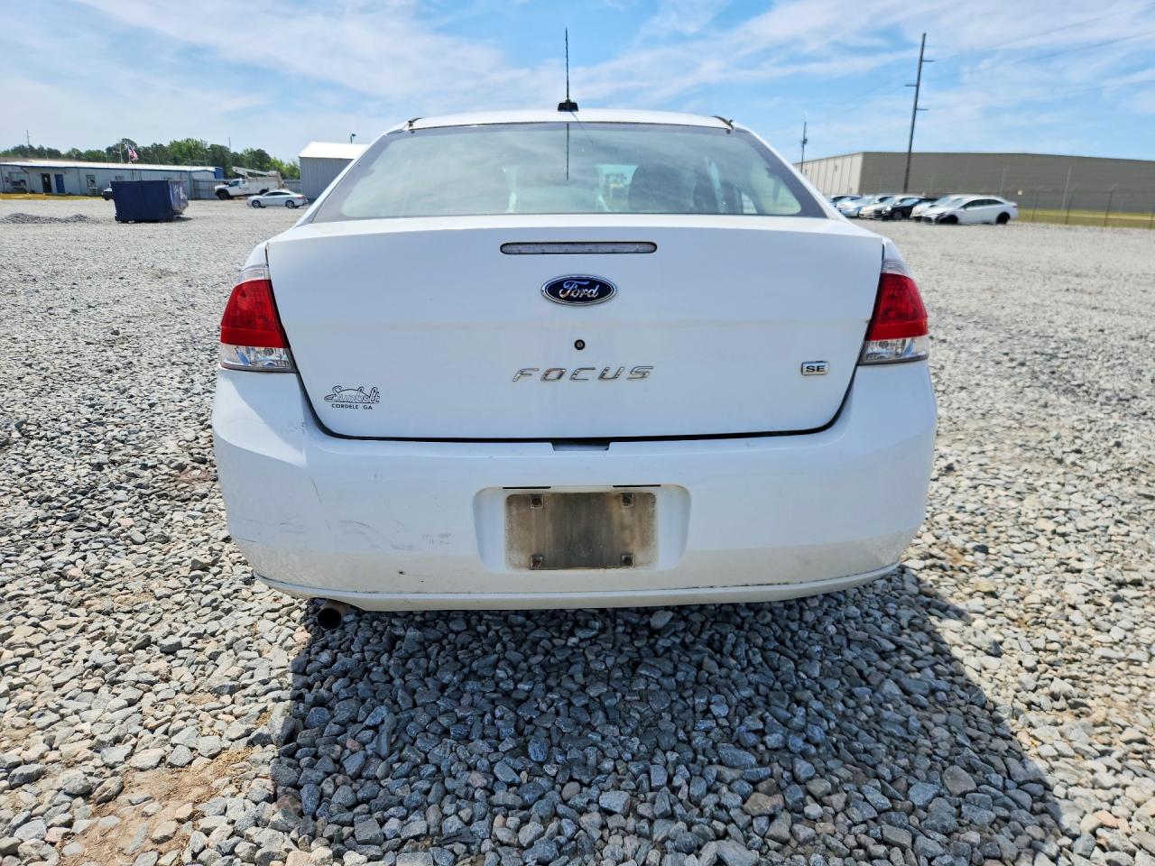 2008 Ford Focus Se White vin: 1FAHP35N08W227806