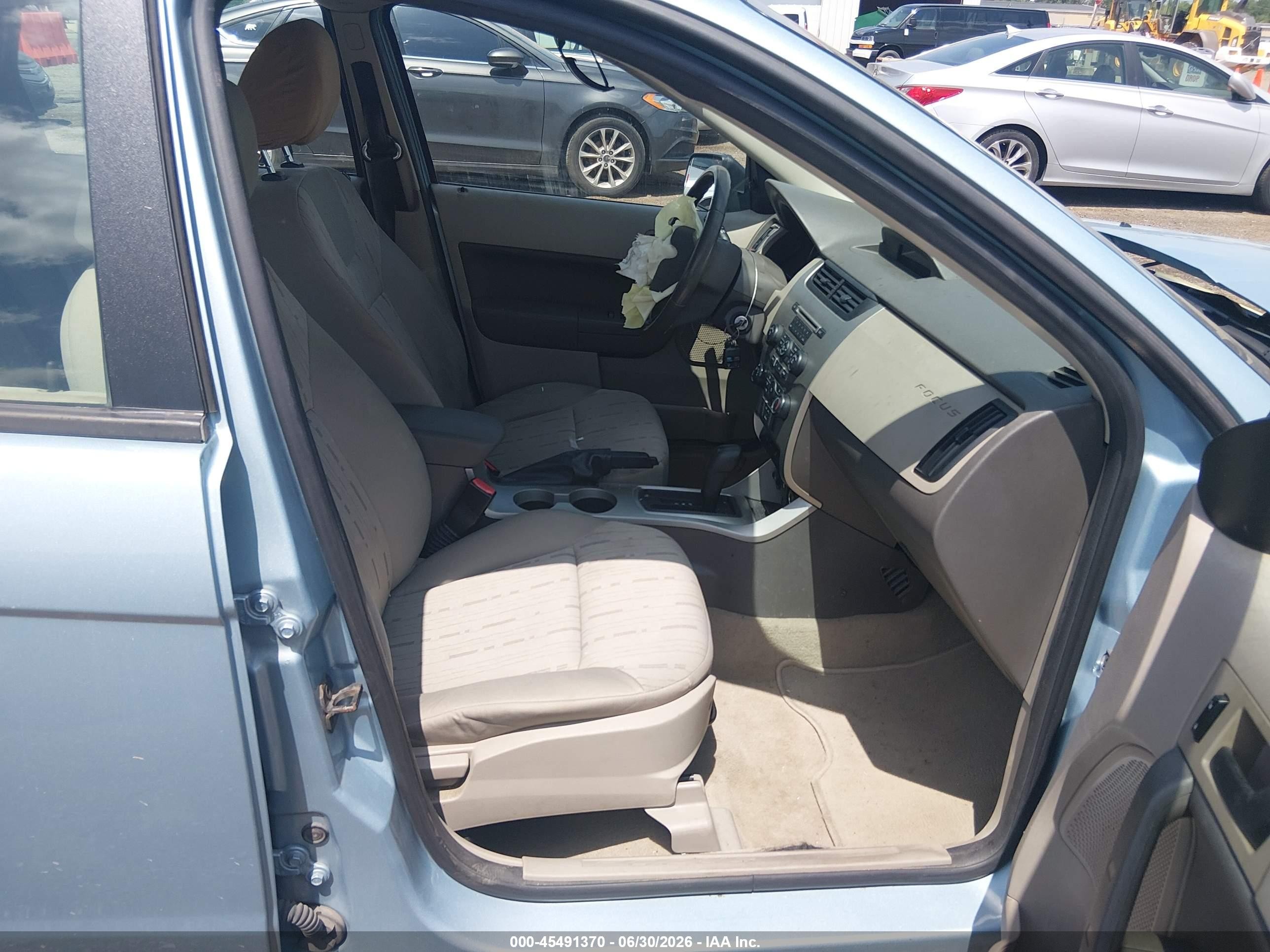 2008 Ford Focus Se Light Blue vin: 1FAHP35N08W249367