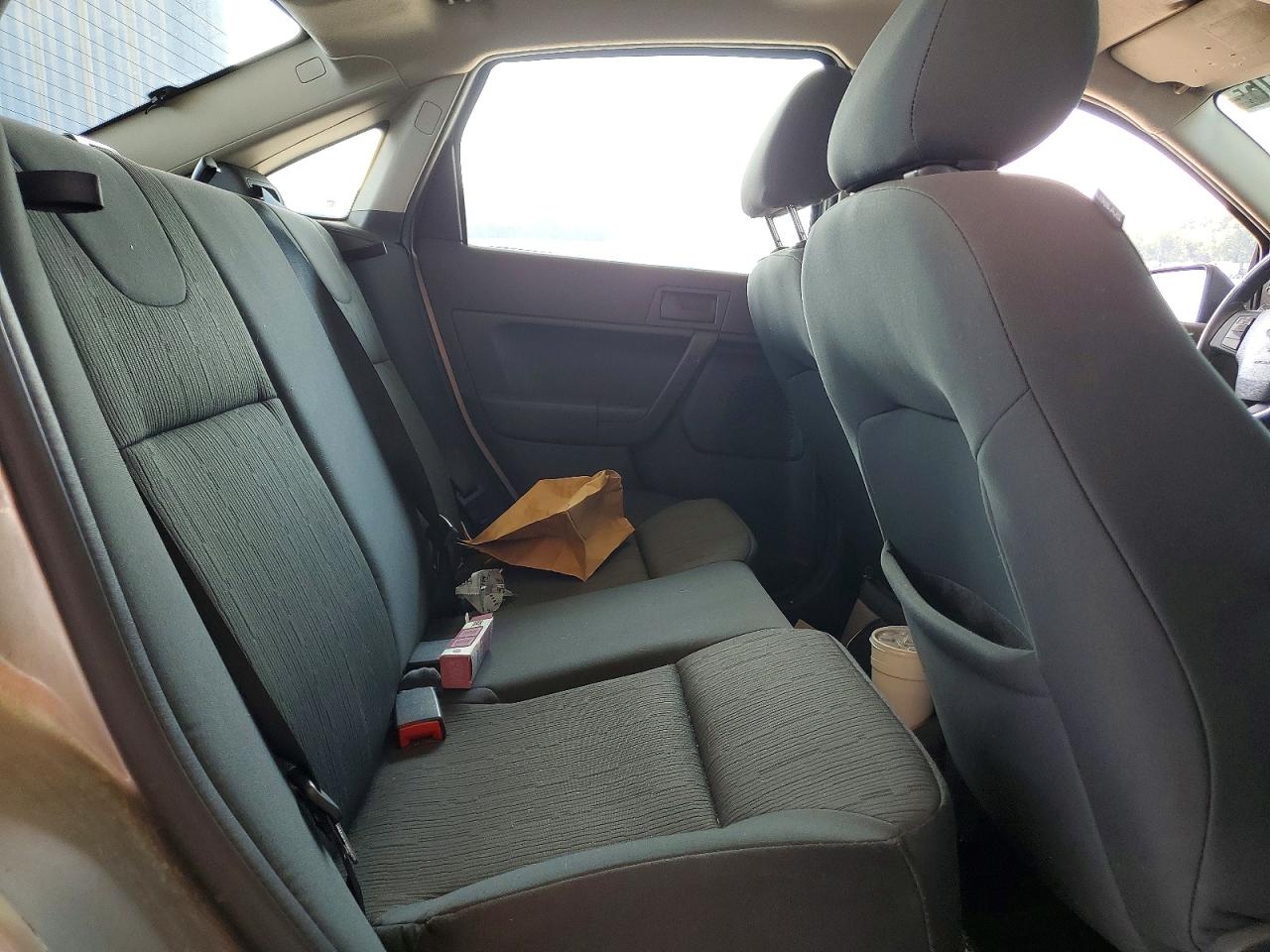 2008 Ford Focus Se Серебряный vin: 1FAHP35N08W256576