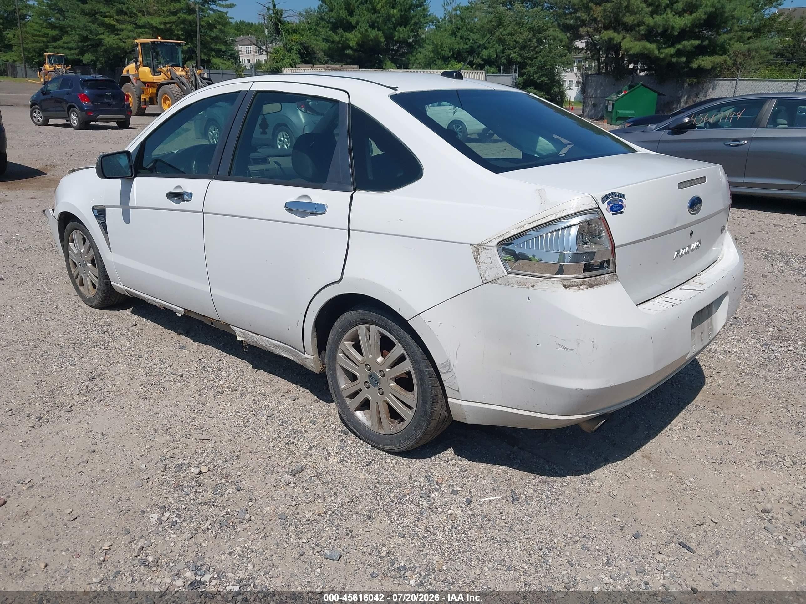 2008 Ford Focus Se/ses White vin: 1FAHP35N08W261132