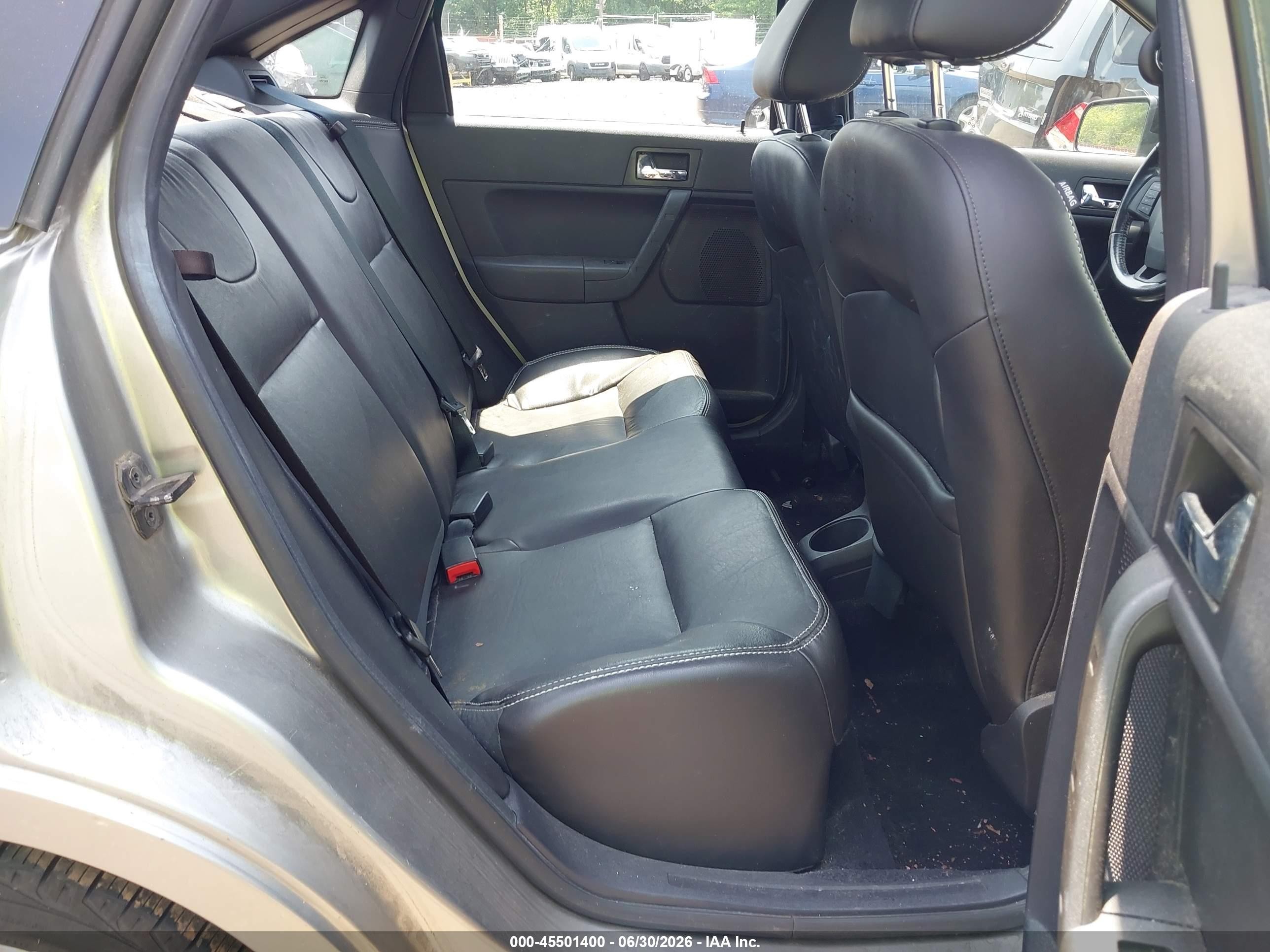 2008 Ford Focus Se/ses Silver vin: 1FAHP35N08W277847