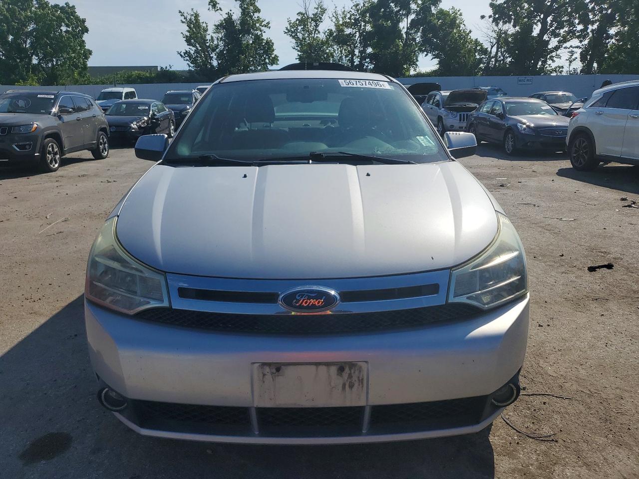 2008 Ford Focus Se Silver vin: 1FAHP35N08W281574