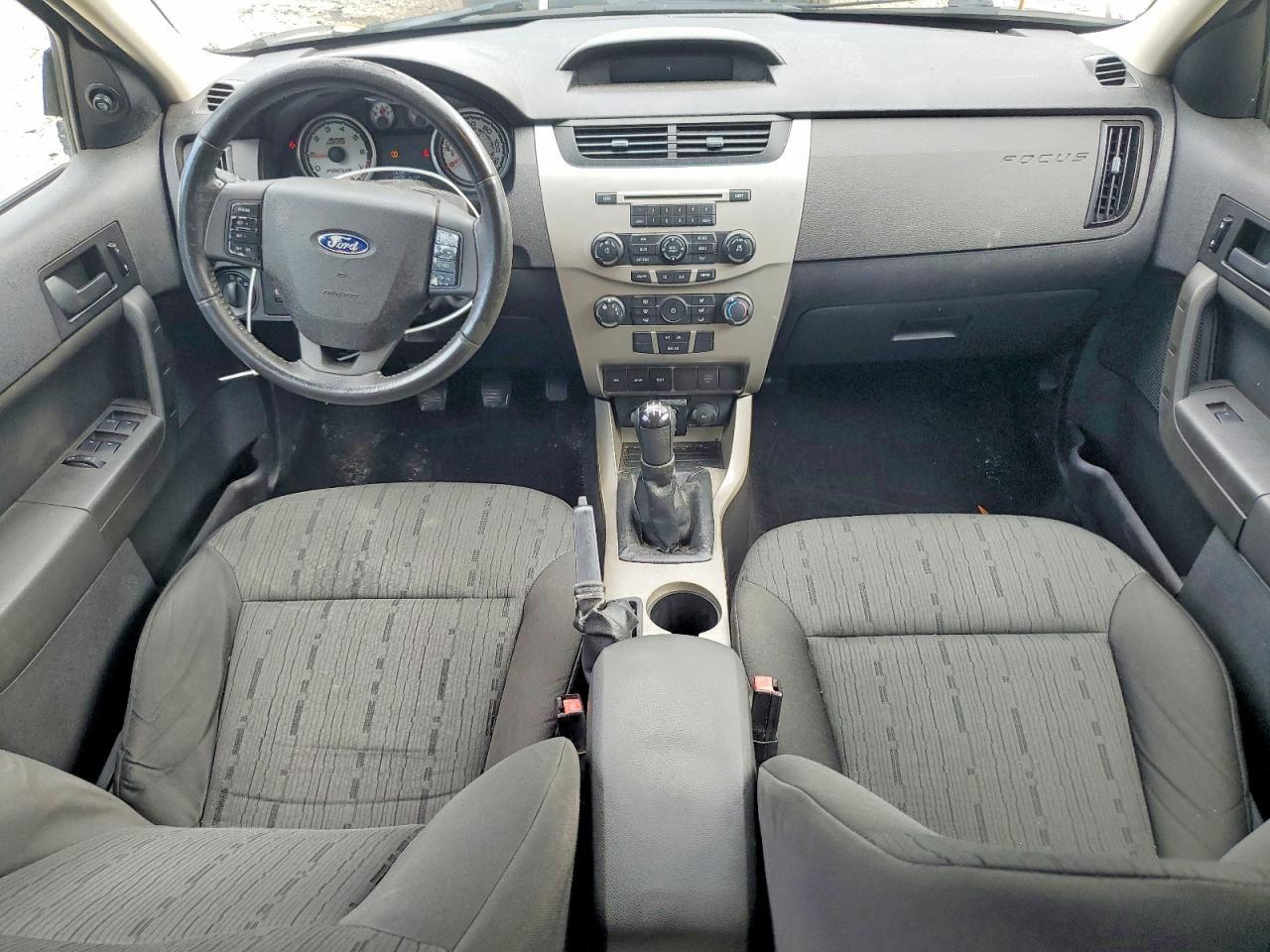 2009 Ford Focus Se Silver vin: 1FAHP35N09W104542