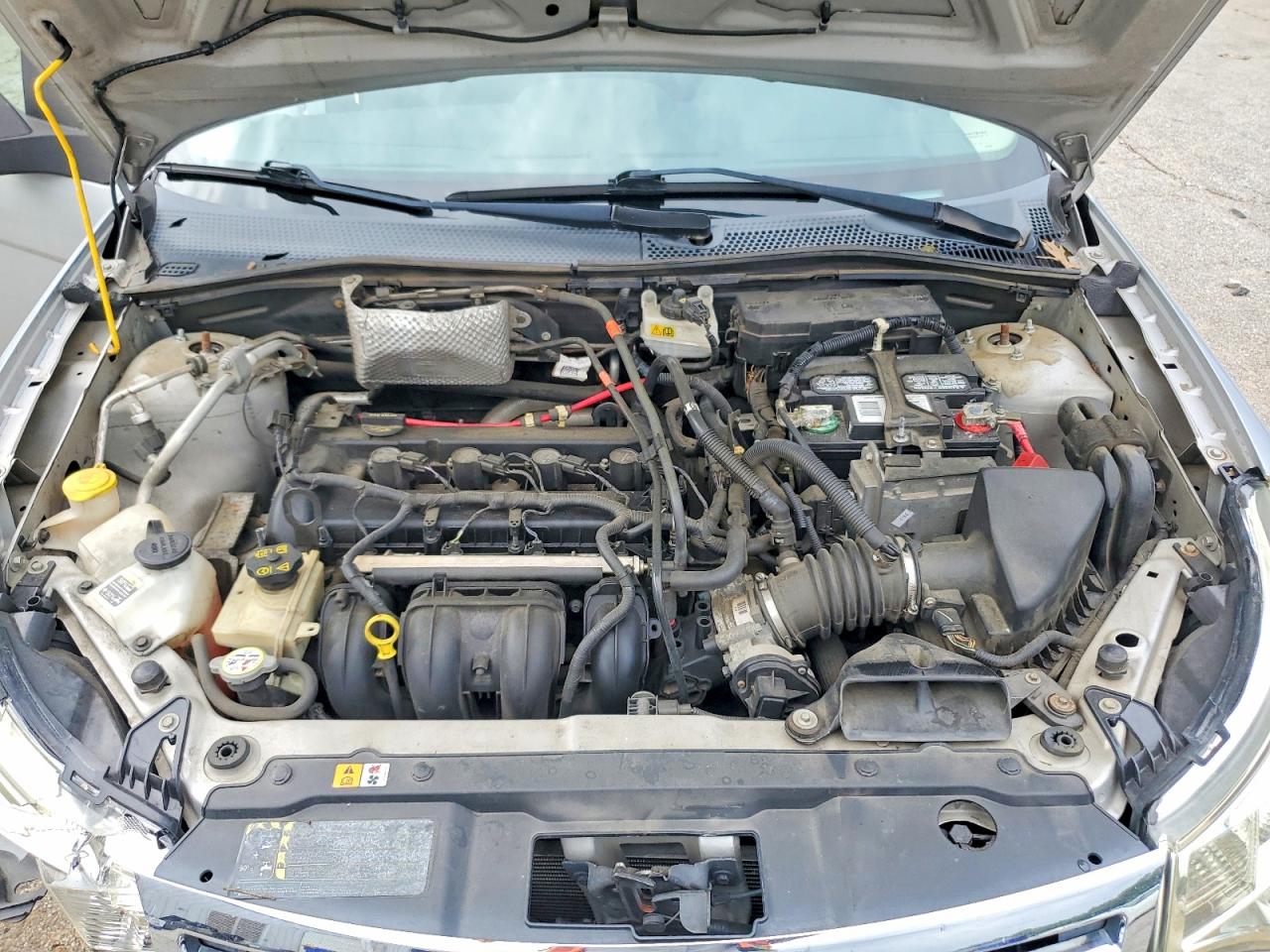 2009 Ford Focus Se Silver vin: 1FAHP35N09W104542