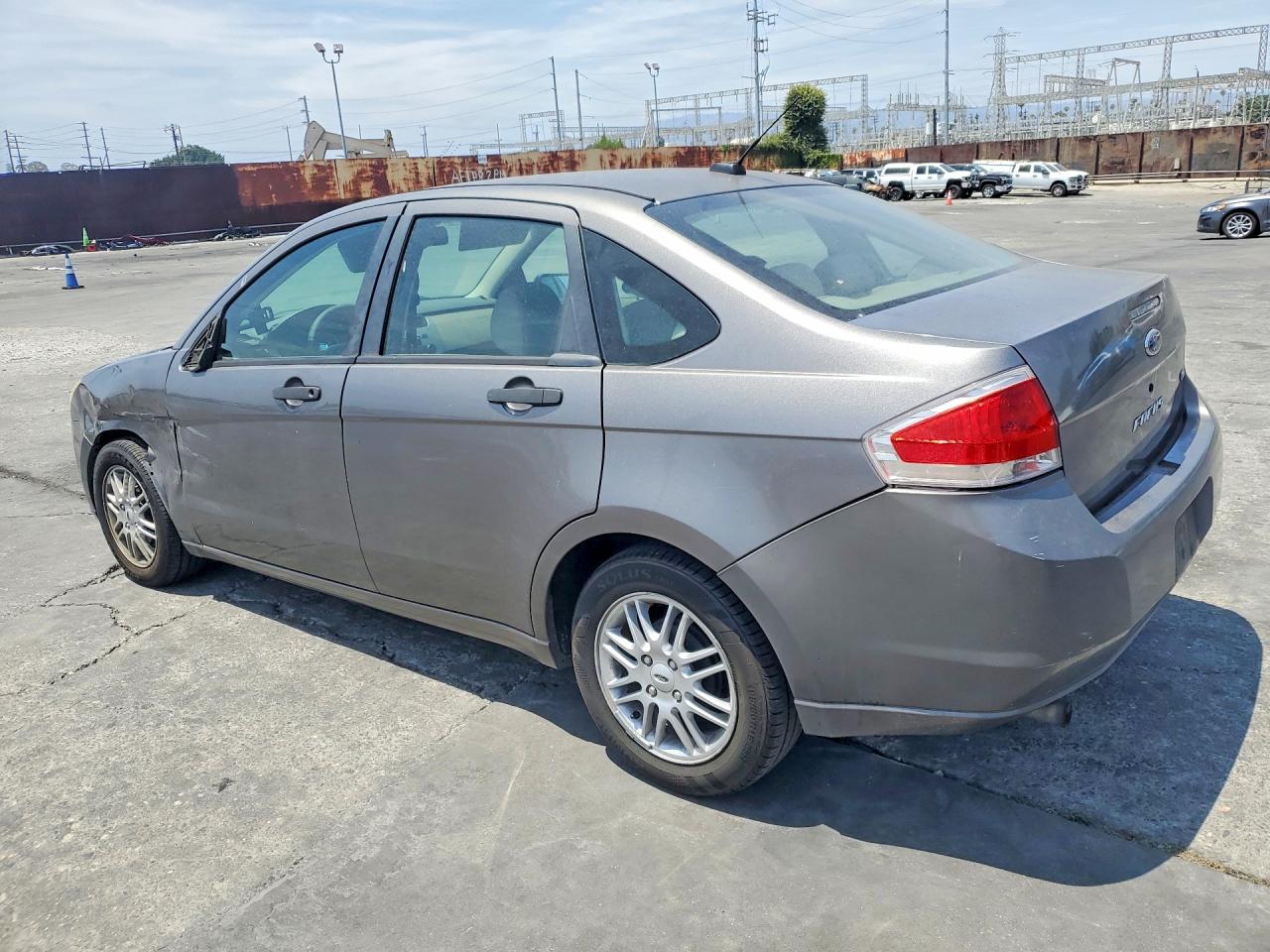 2009 Ford Focus Se Серый vin: 1FAHP35N09W117338