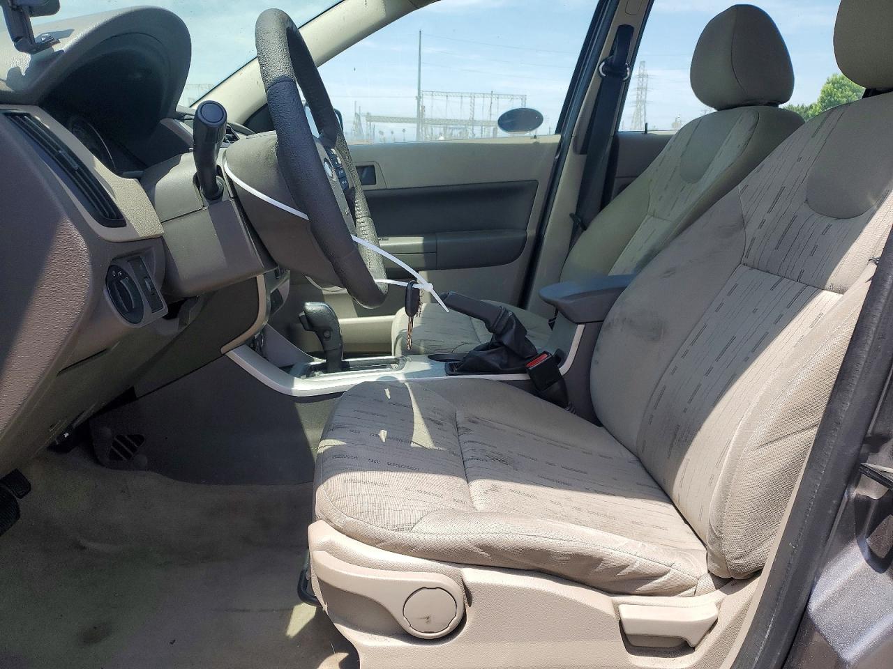 2009 Ford Focus Se Серый vin: 1FAHP35N09W117338