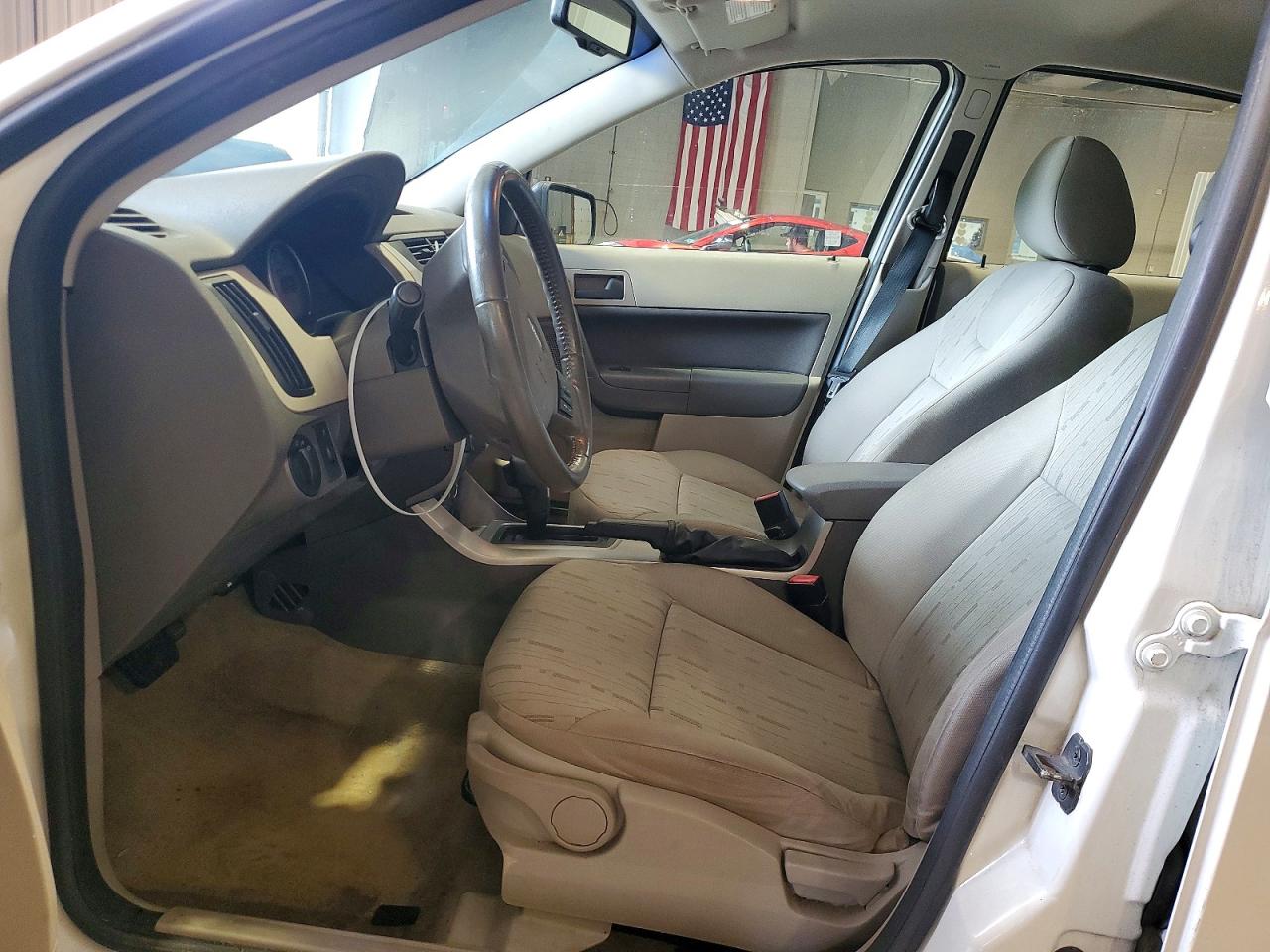 2009 Ford Focus Se White vin: 1FAHP35N09W123379