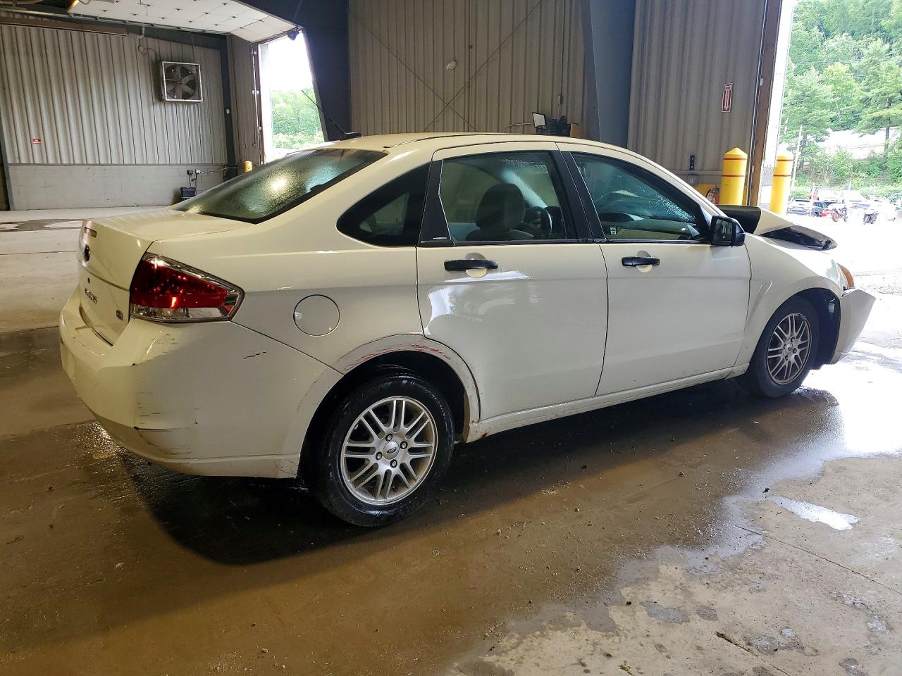 2009 Ford Focus Se White vin: 1FAHP35N09W123379