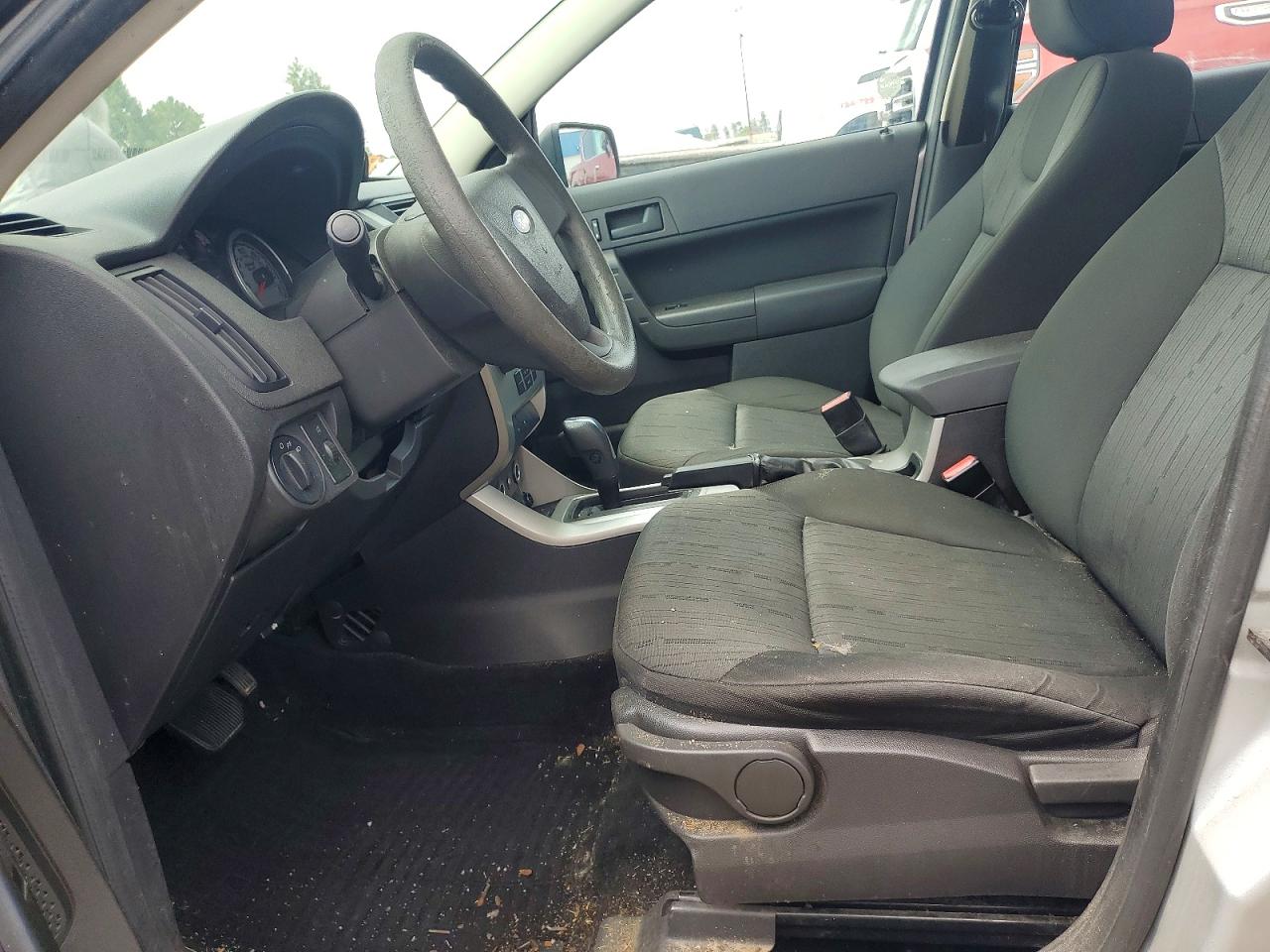 2009 Ford Focus Se Silver vin: 1FAHP35N09W178592