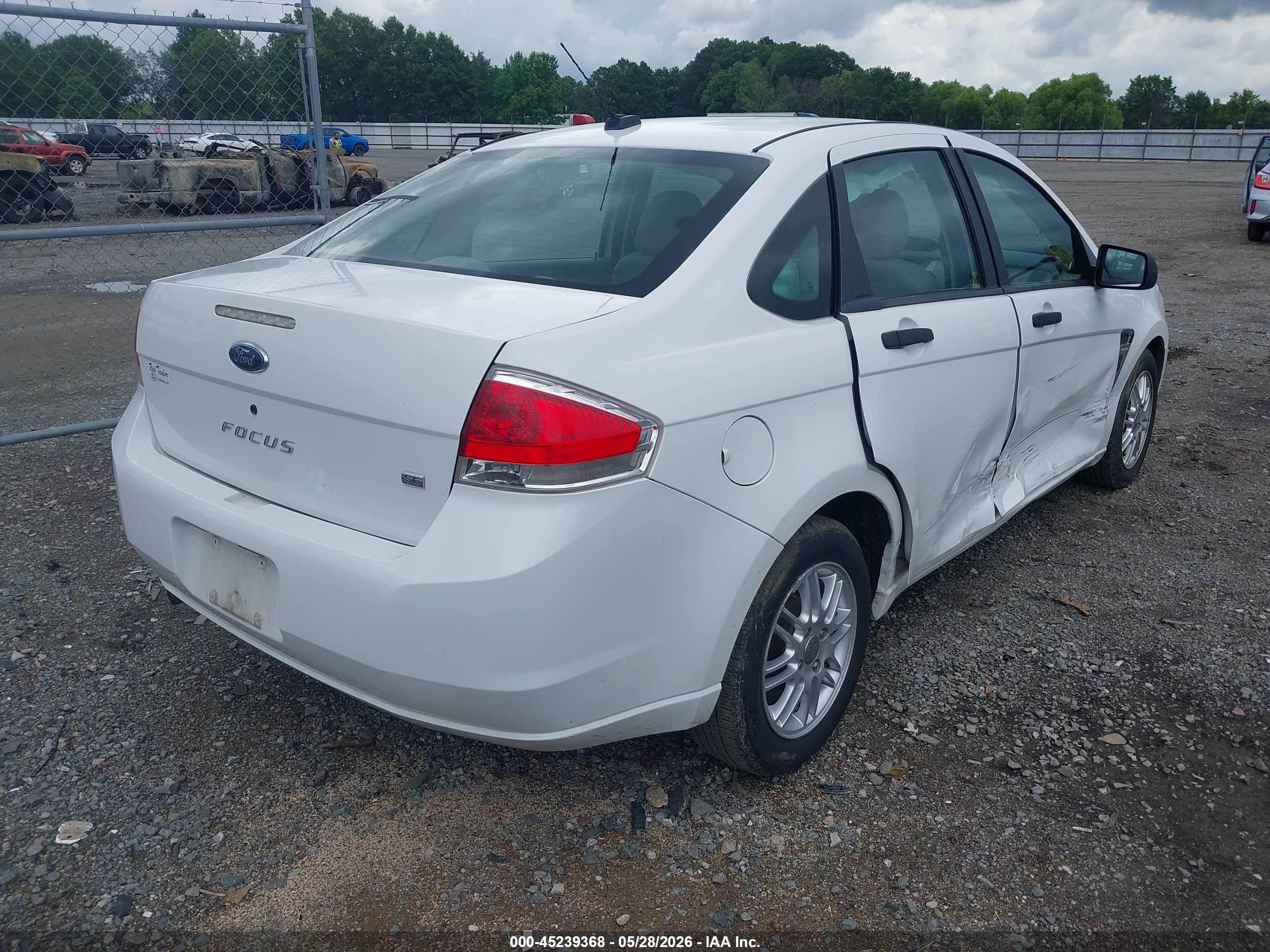 2008 Ford Focus Se/ses Белый vin: 1FAHP35N18W147625