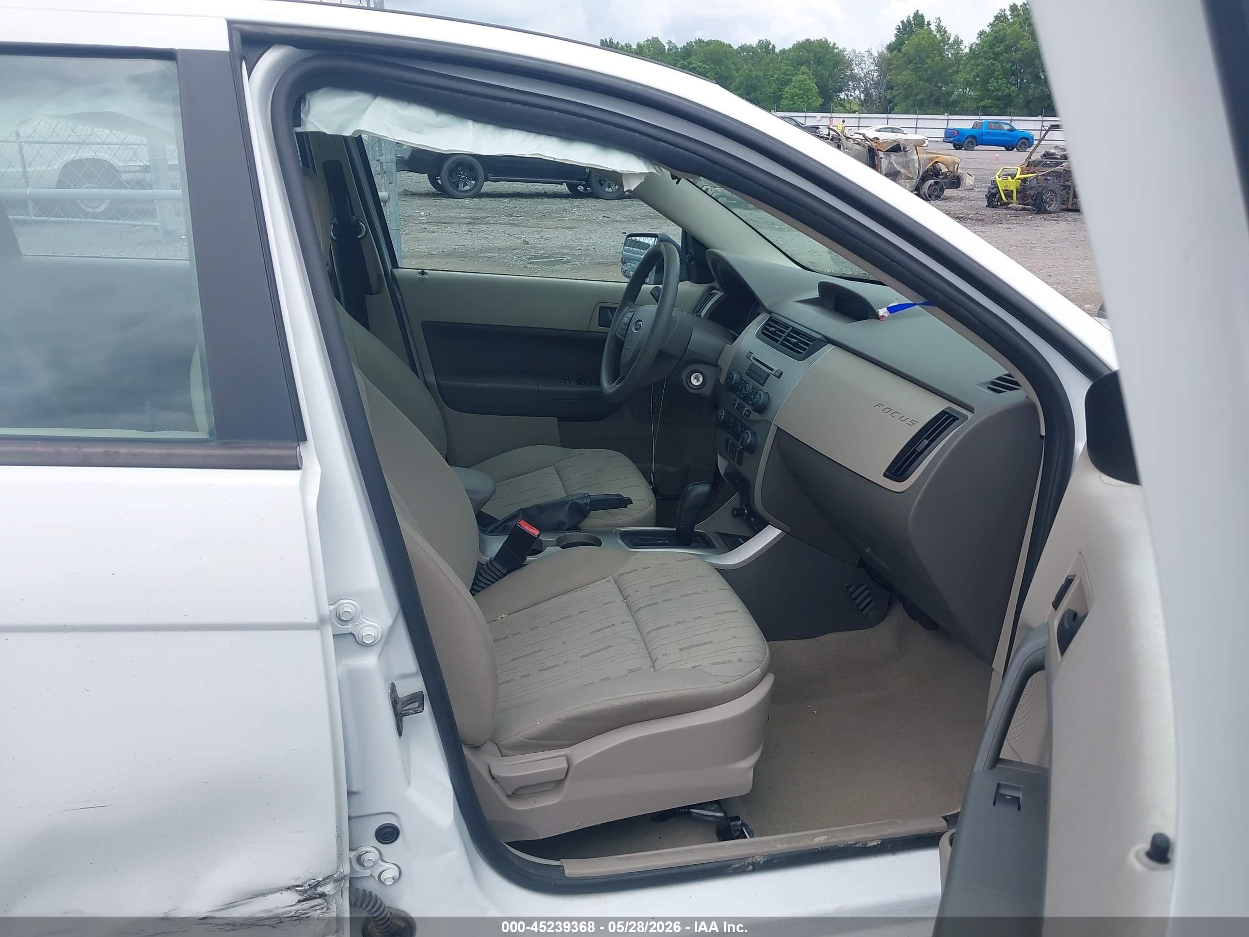 2008 Ford Focus Se/ses Белый vin: 1FAHP35N18W147625
