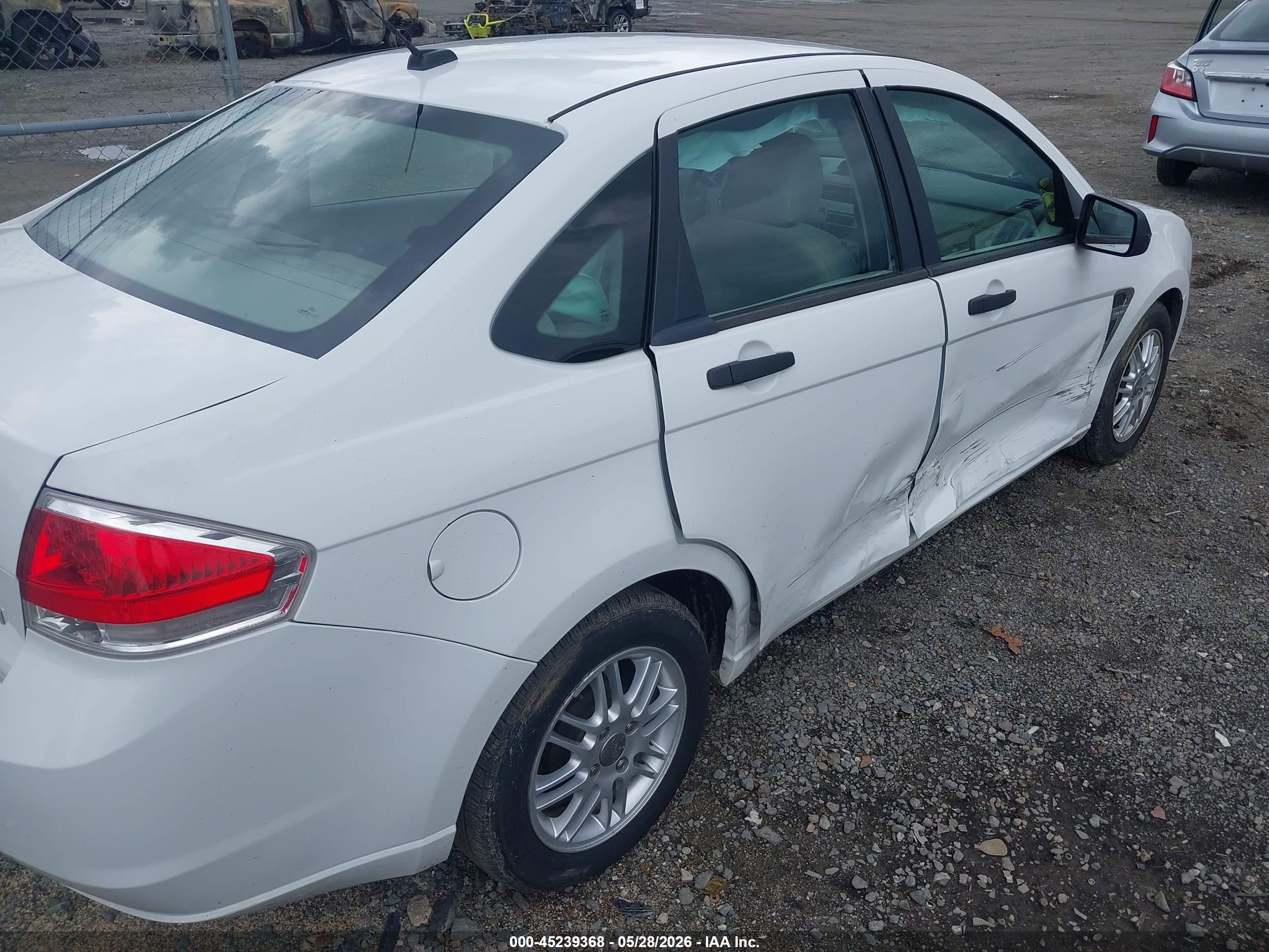 2008 Ford Focus Se/ses Белый vin: 1FAHP35N18W147625