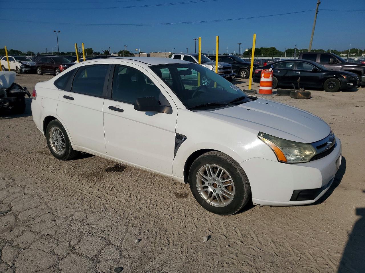 2008 Ford Focus Se Белый vin: 1FAHP35N18W155353