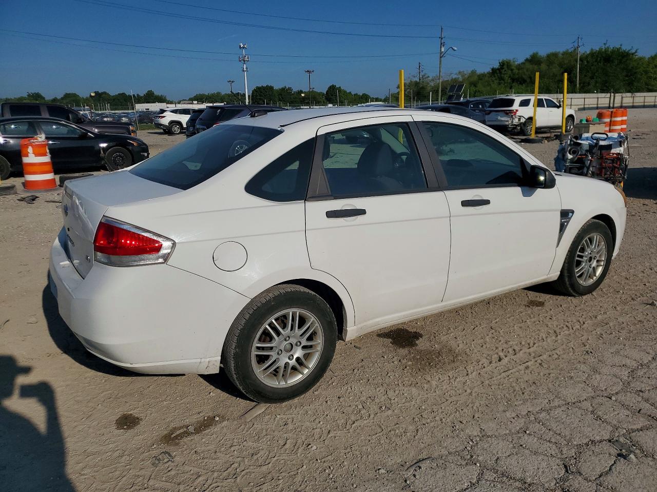2008 Ford Focus Se Белый vin: 1FAHP35N18W155353