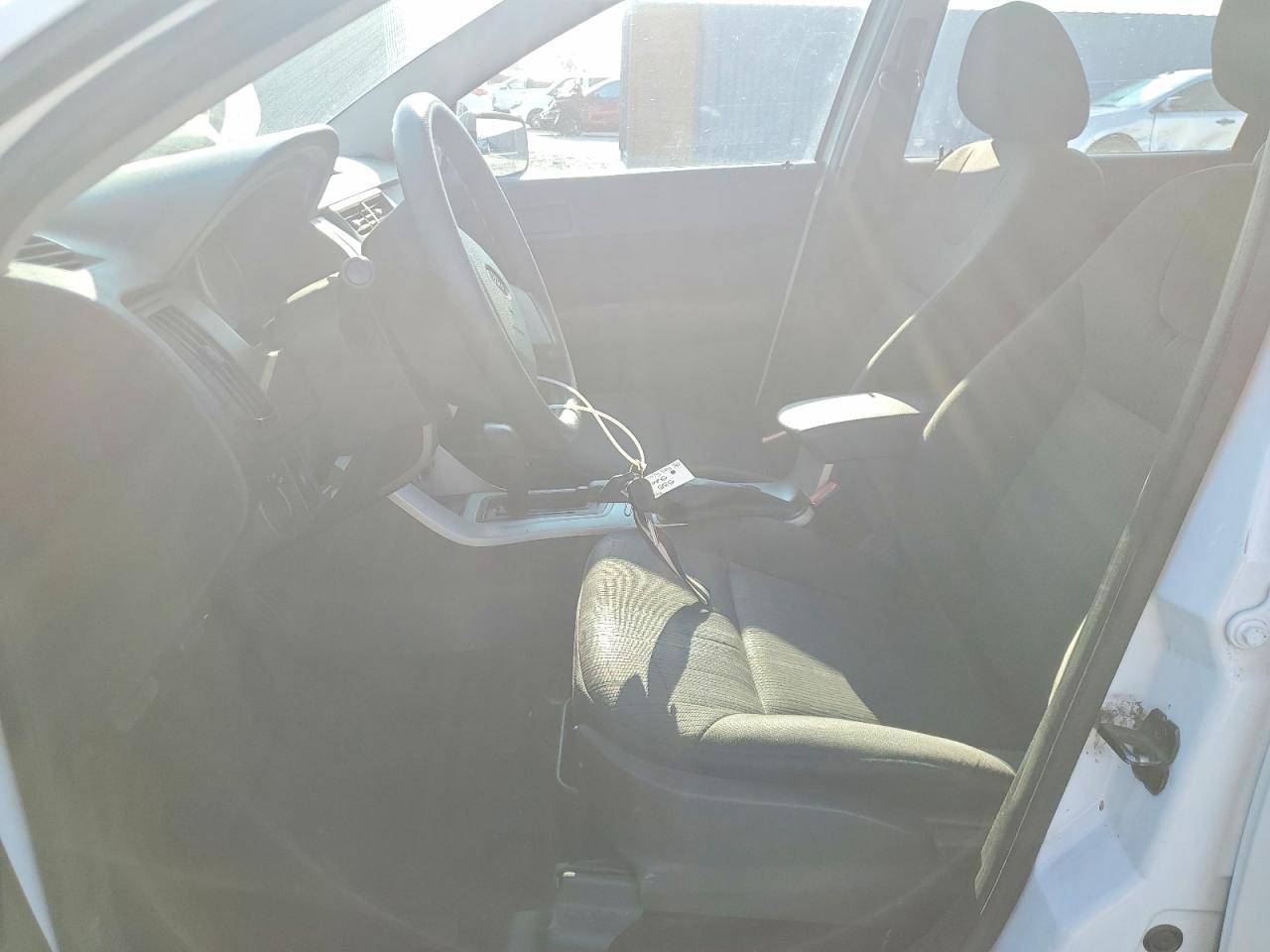 2008 Ford Focus Se Белый vin: 1FAHP35N18W155353