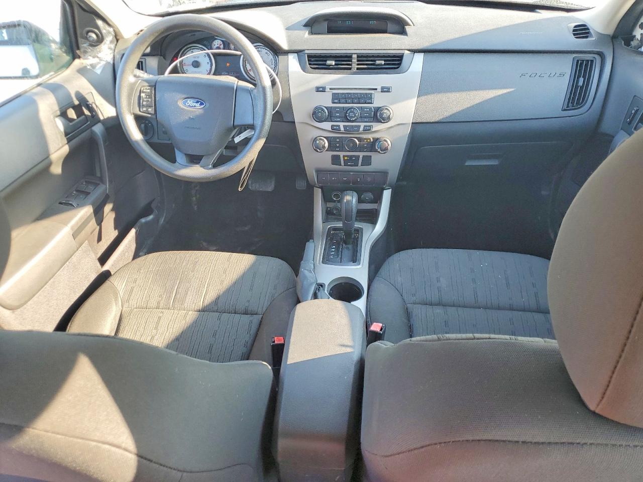 2008 Ford Focus Se Белый vin: 1FAHP35N18W155353