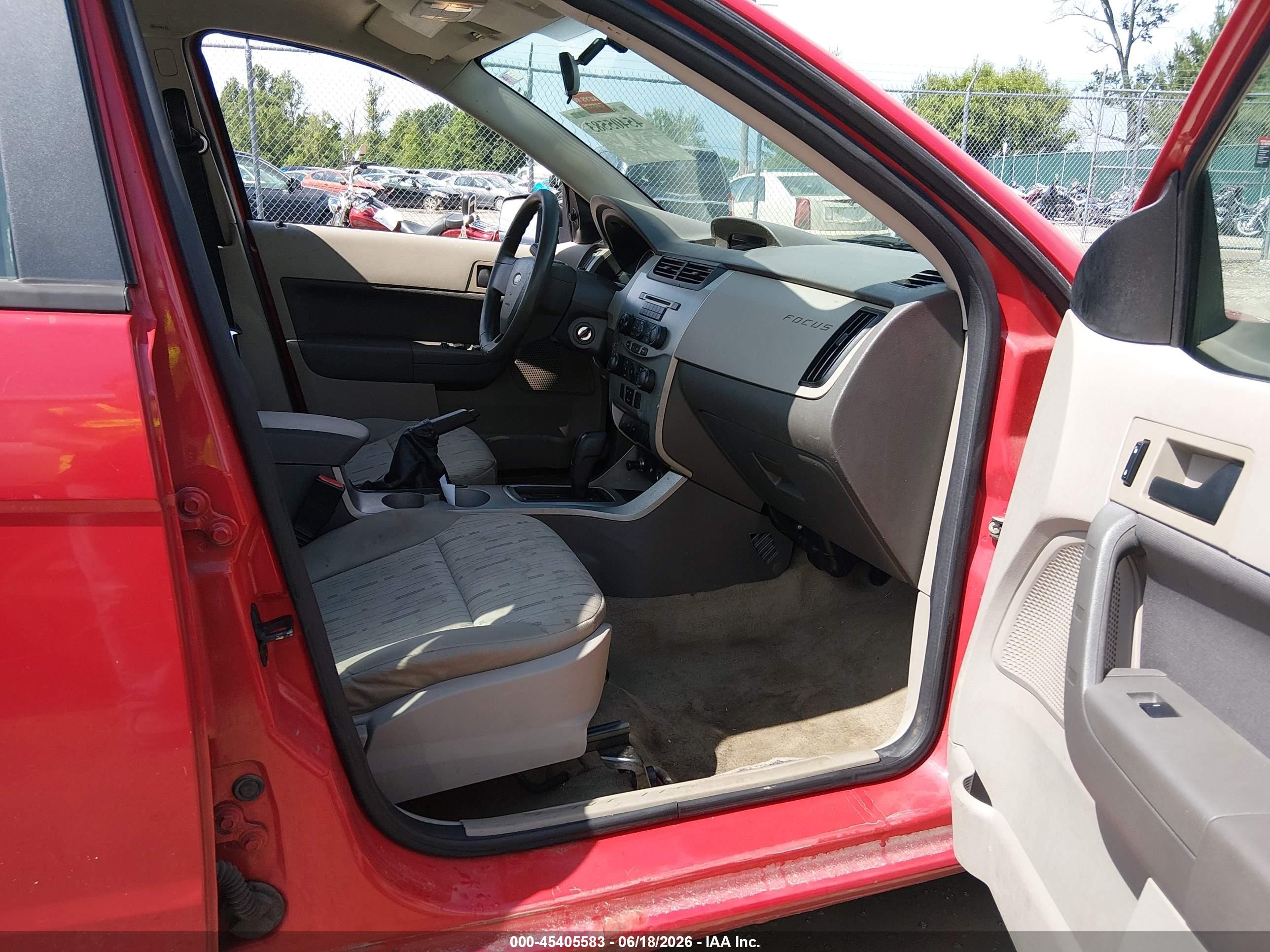 2008 Ford Focus Se/ses Red vin: 1FAHP35N18W184058
