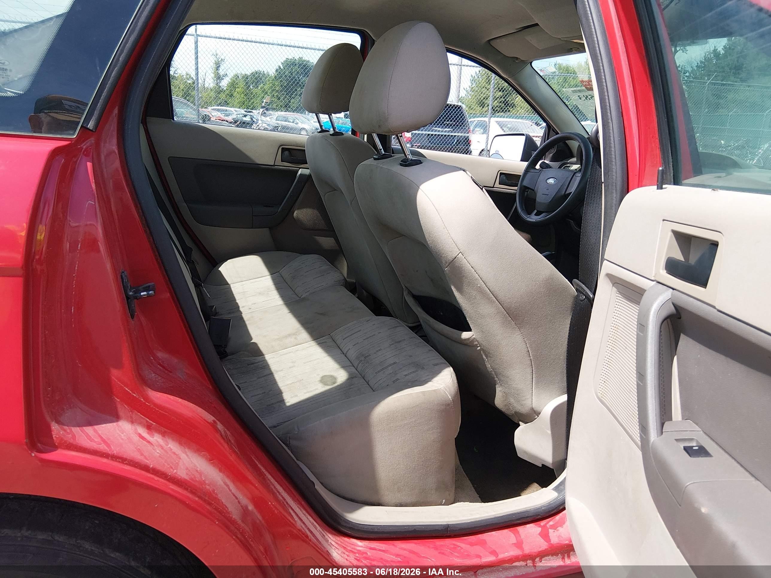 2008 Ford Focus Se/ses Red vin: 1FAHP35N18W184058