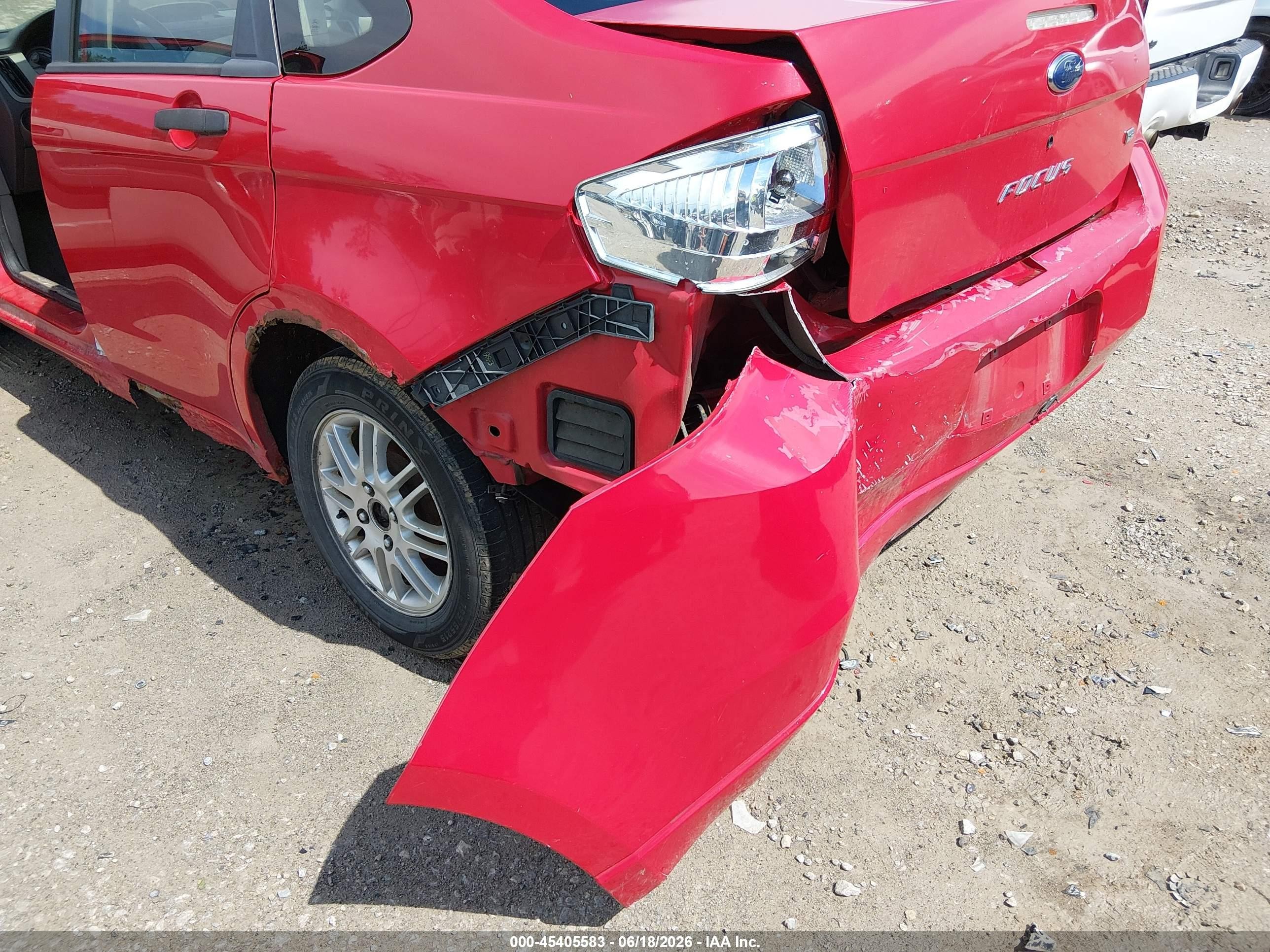 2008 Ford Focus Se/ses Red vin: 1FAHP35N18W184058