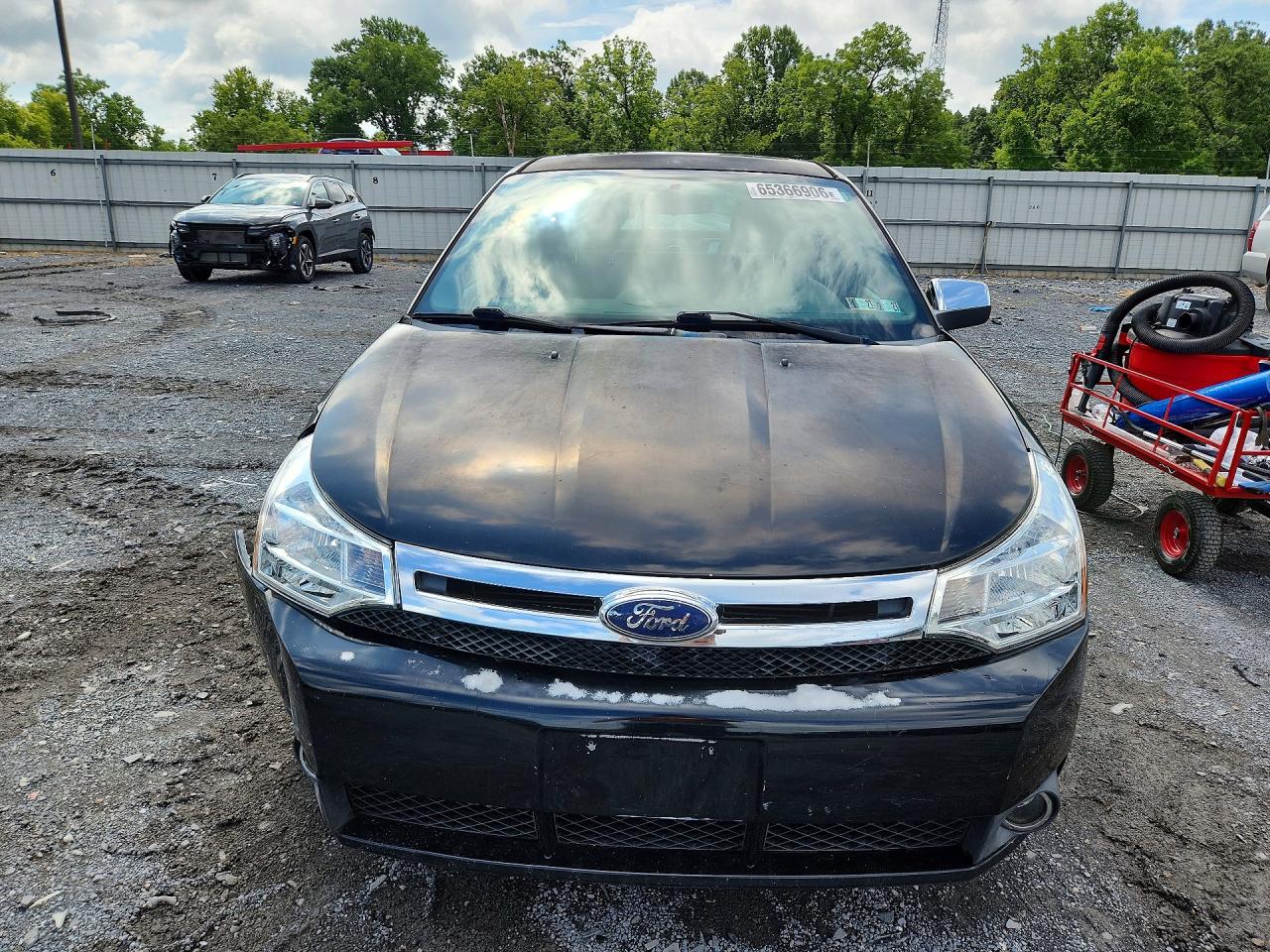 2008 Ford Focus Se Black vin: 1FAHP35N18W200730