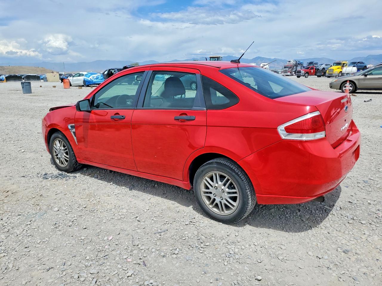 2008 Ford Focus Se Red vin: 1FAHP35N18W208102