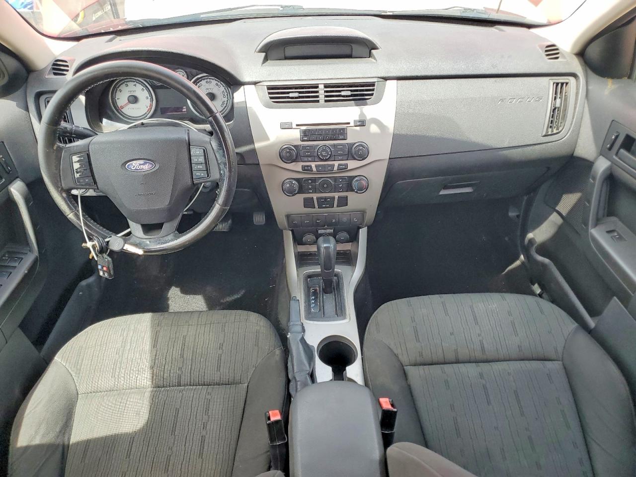 2008 Ford Focus Se Red vin: 1FAHP35N18W208102