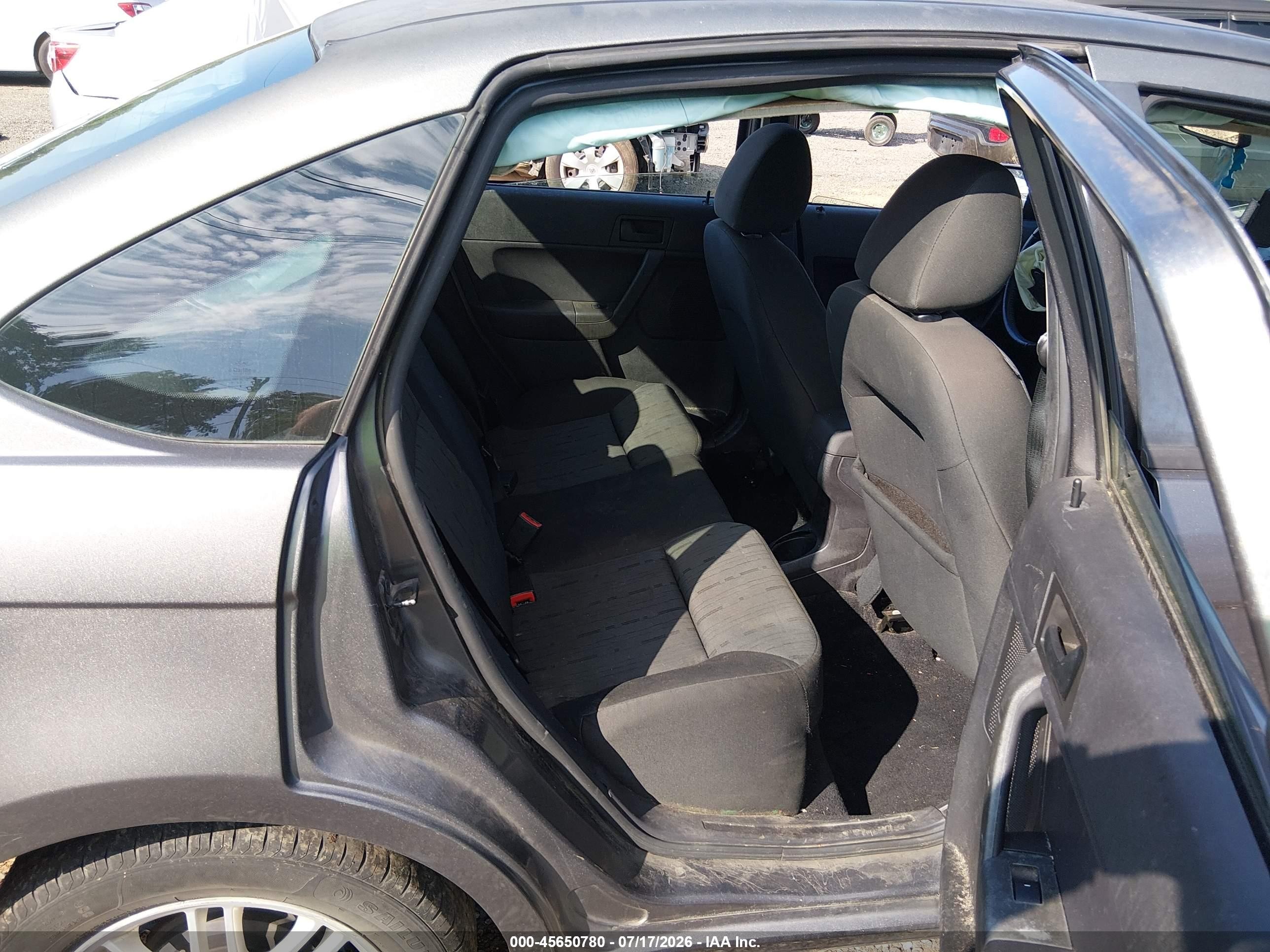2009 Ford Focus Se Серый vin: 1FAHP35N19W151367