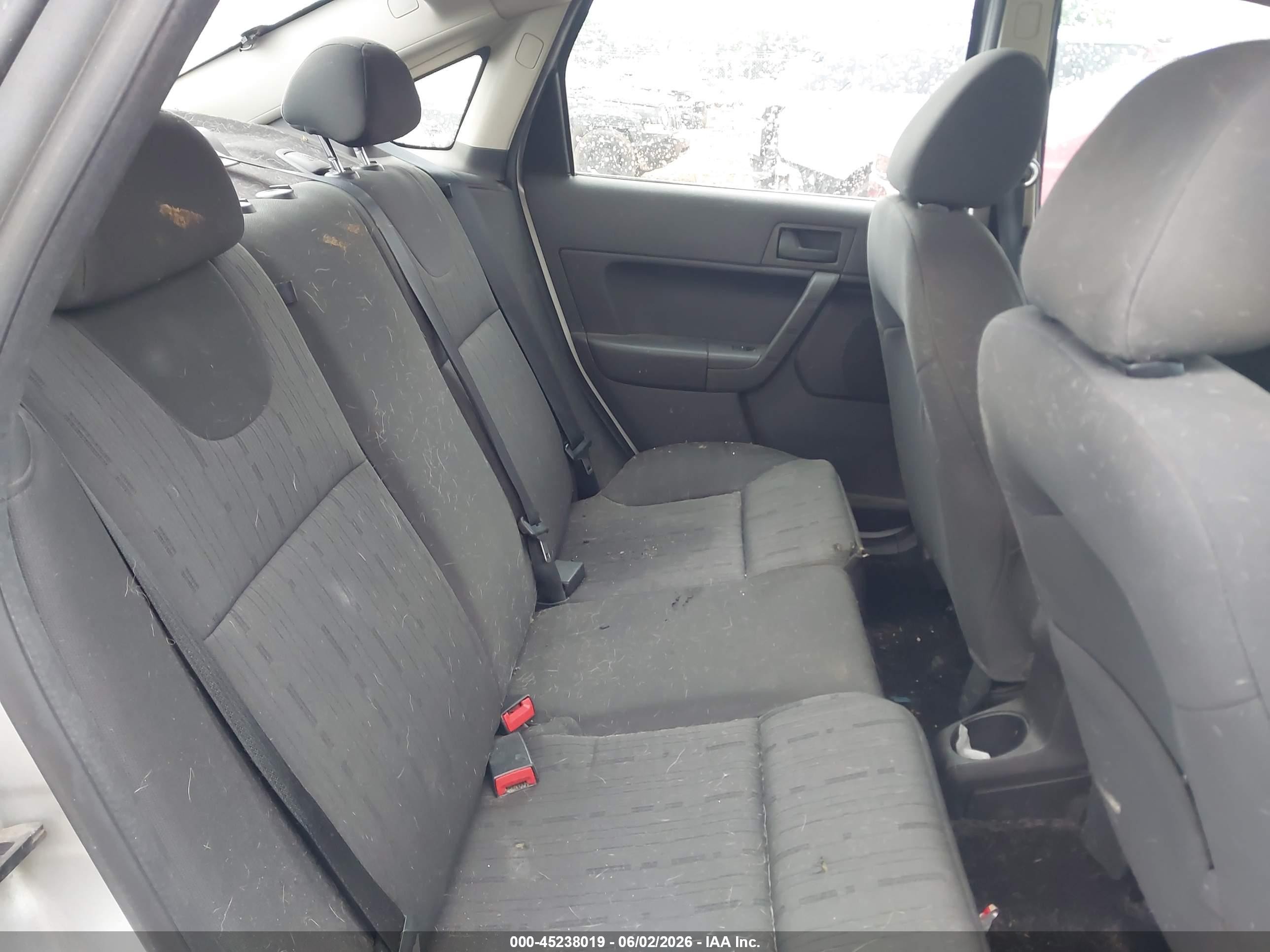 2009 Ford Focus Se Серебряный vin: 1FAHP35N19W172803