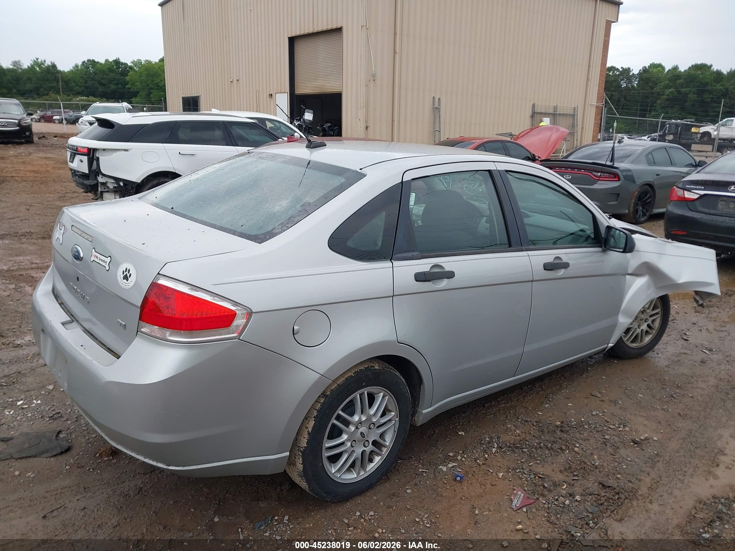 2009 Ford Focus Se Серебряный vin: 1FAHP35N19W172803