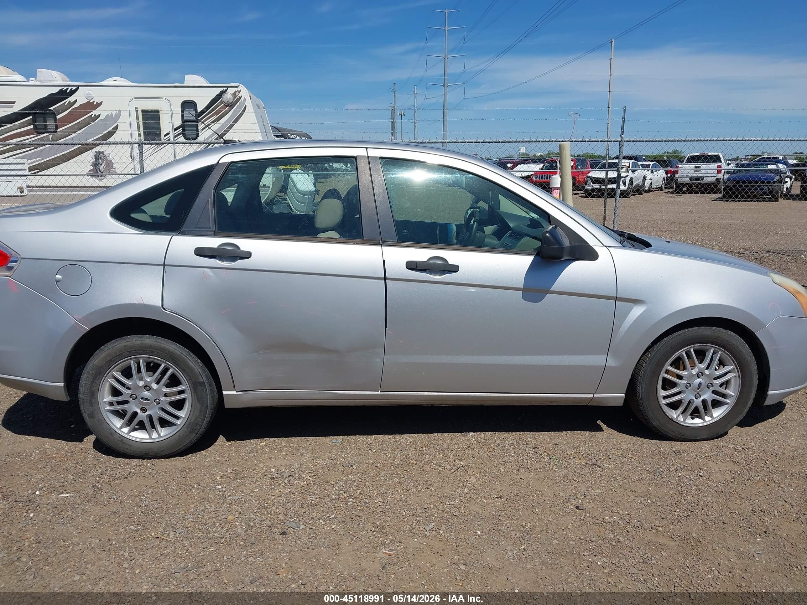 2009 Ford Focus Se Silver vin: 1FAHP35N19W246835