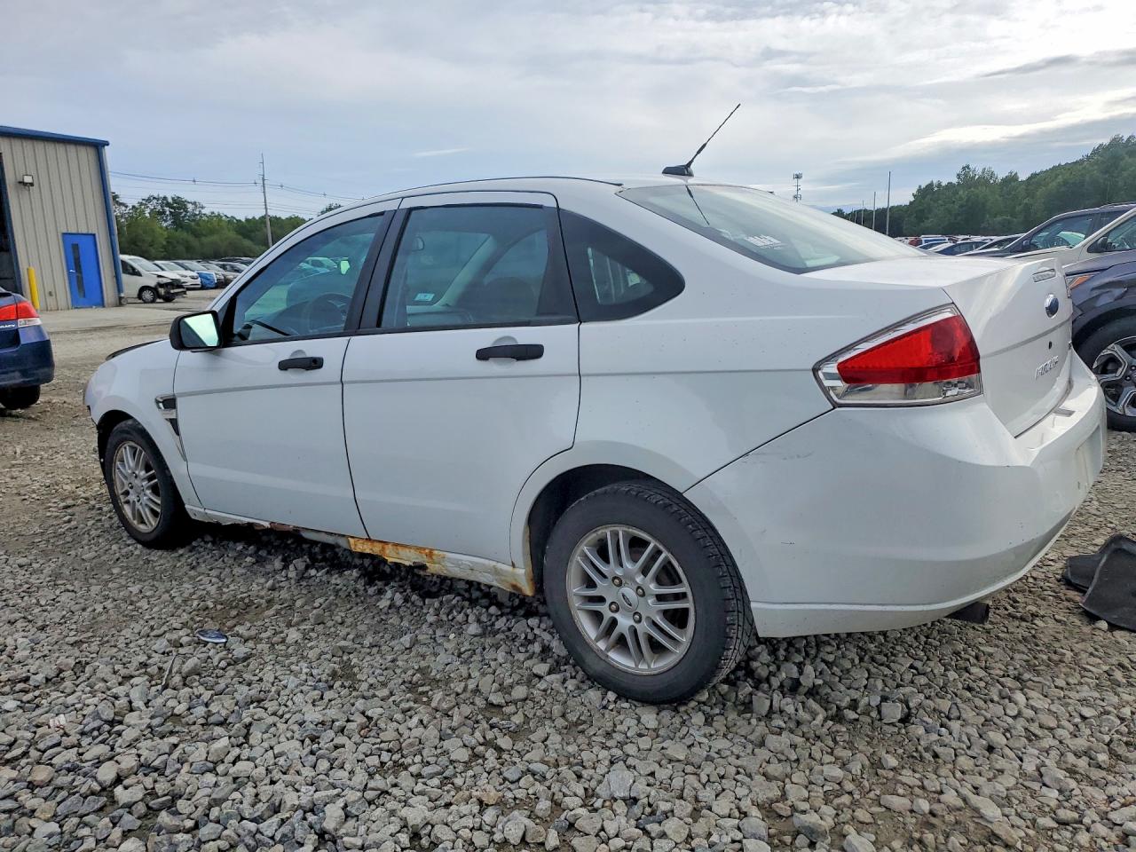 2008 Ford Focus Se White vin: 1FAHP35N28W108431
