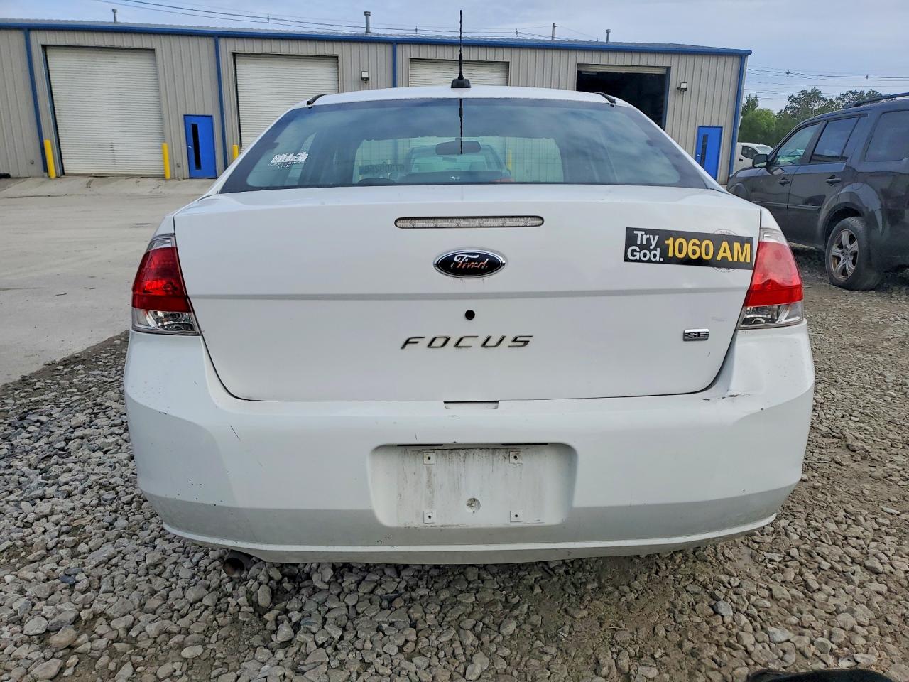 2008 Ford Focus Se White vin: 1FAHP35N28W108431