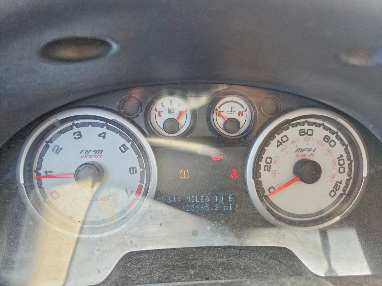 2008 Ford Focus Se White vin: 1FAHP35N28W108431