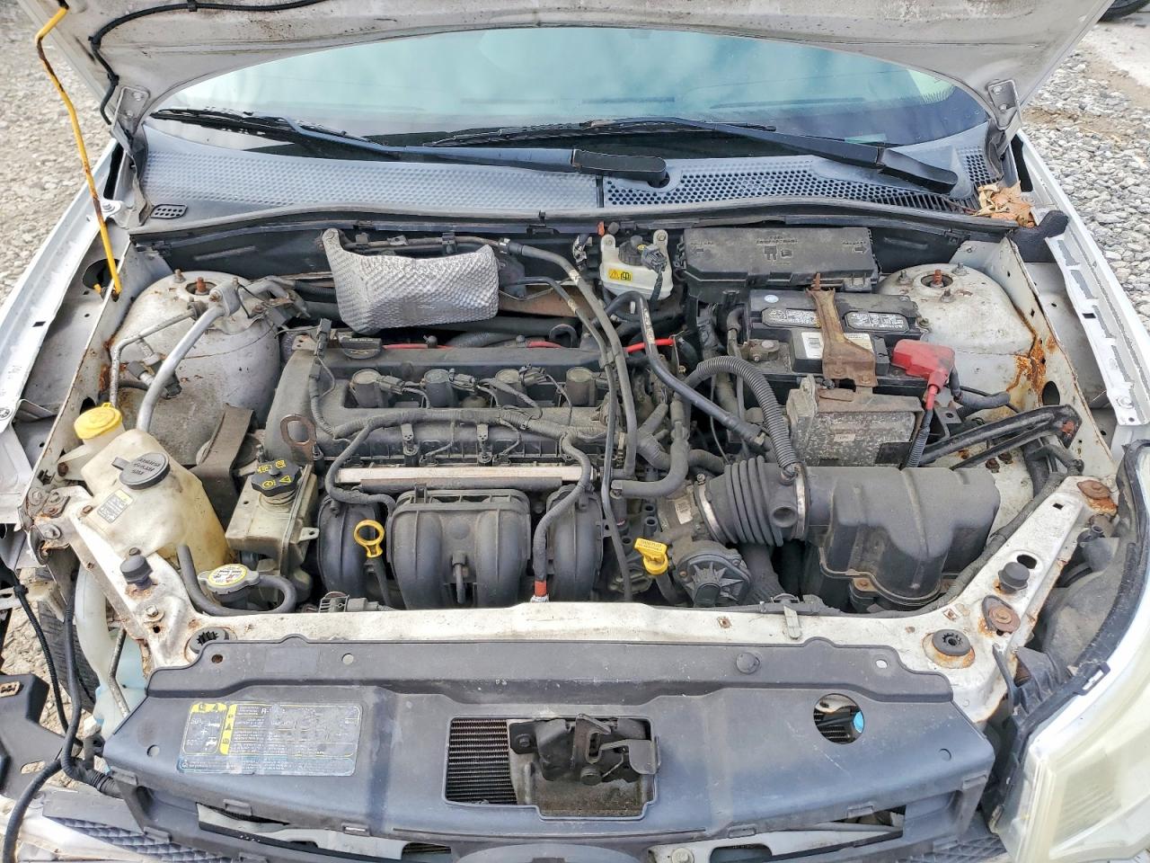 2008 Ford Focus Se White vin: 1FAHP35N28W108431