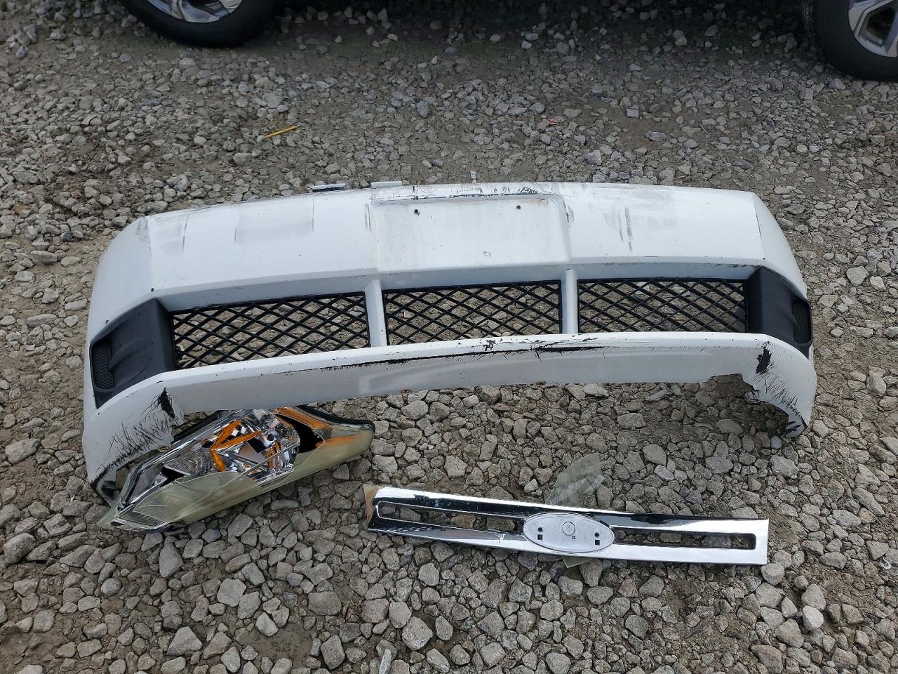 2008 Ford Focus Se White vin: 1FAHP35N28W108431