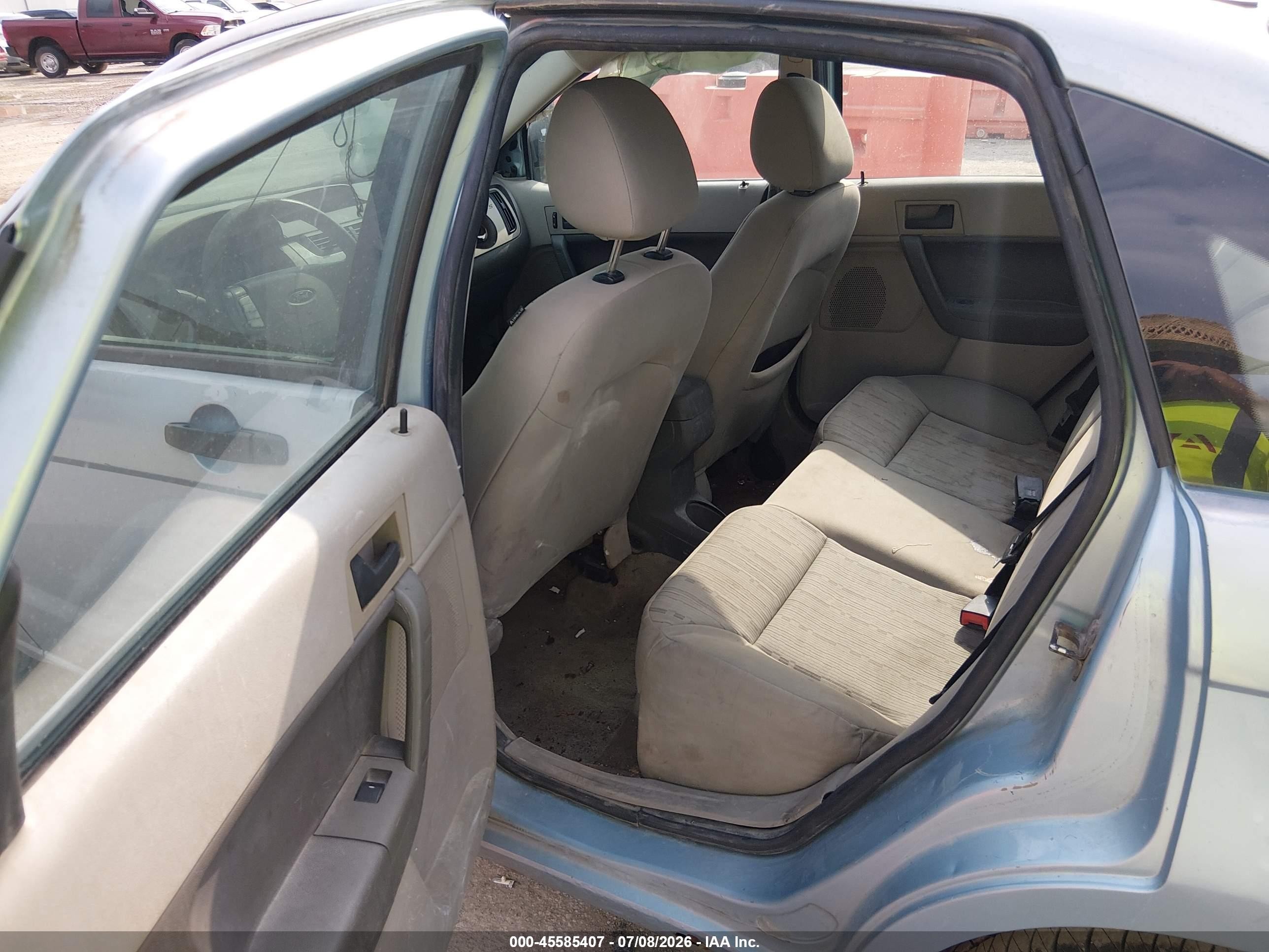 2008 Ford Focus Se/ses Light Blue vin: 1FAHP35N28W152638
