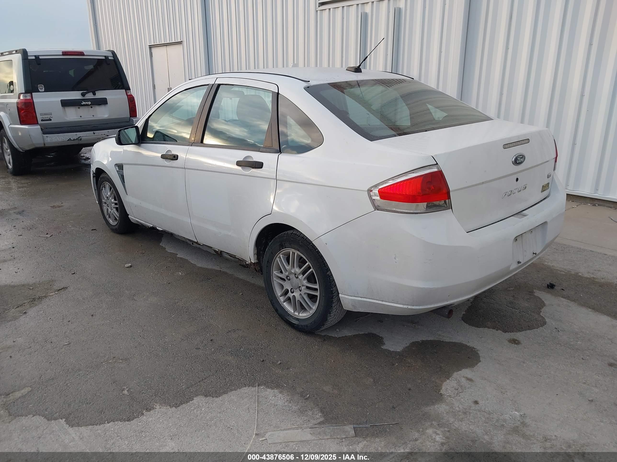 2008 Ford Focus Se/ses White vin: 1FAHP35N28W175174