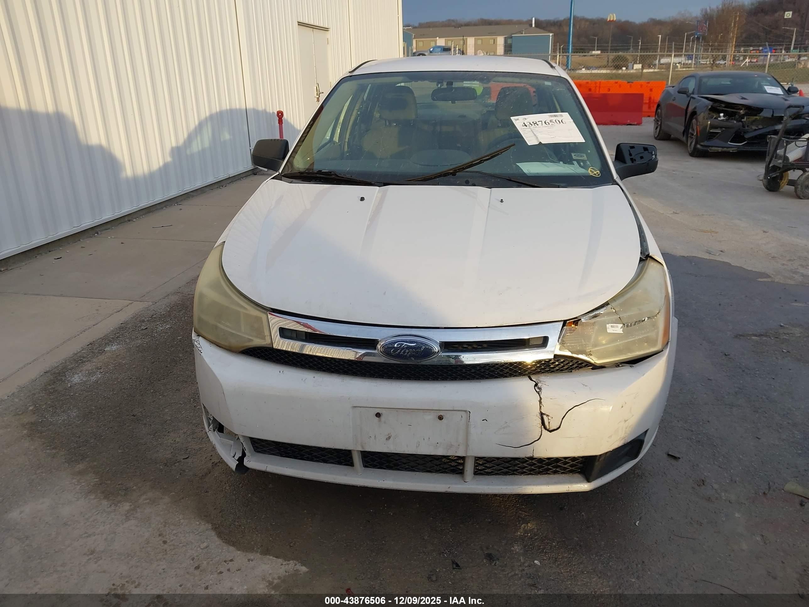 2008 Ford Focus Se/ses White vin: 1FAHP35N28W175174