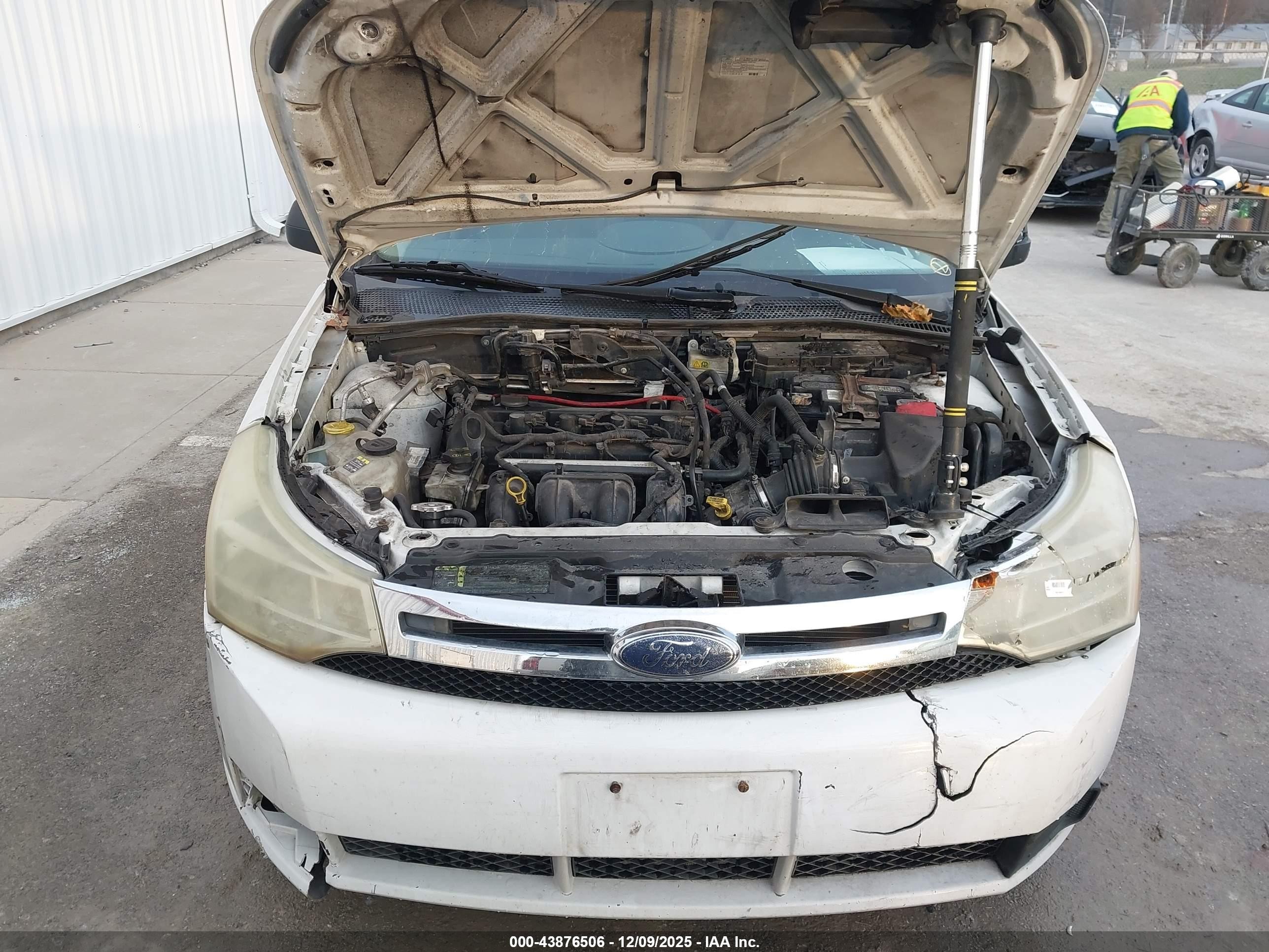 2008 Ford Focus Se/ses White vin: 1FAHP35N28W175174