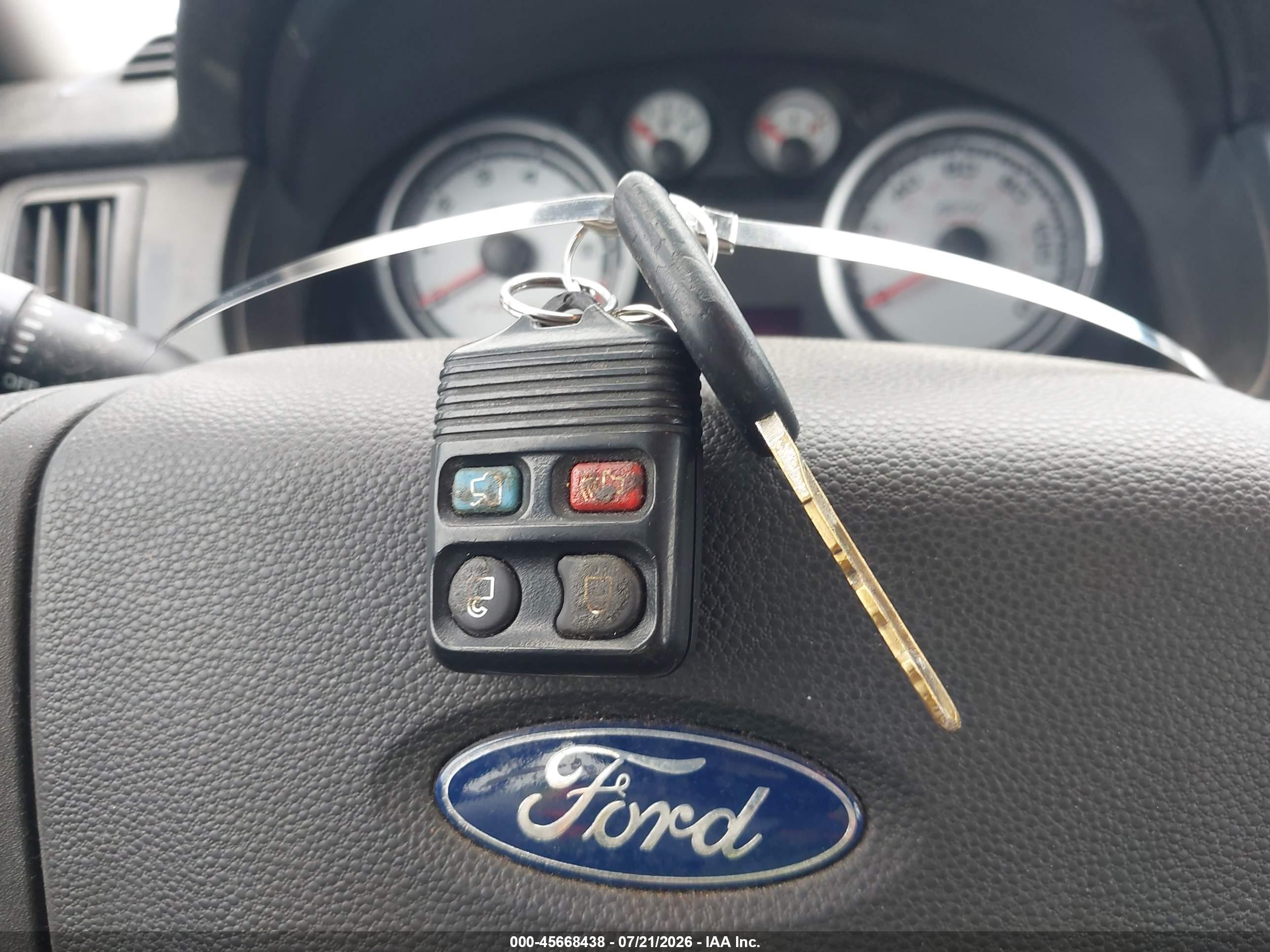 2008 Ford Focus Se/ses Blue vin: 1FAHP35N28W186482