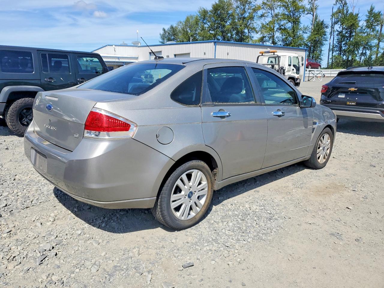 2008 Ford Focus Se Silver vin: 1FAHP35N28W202941