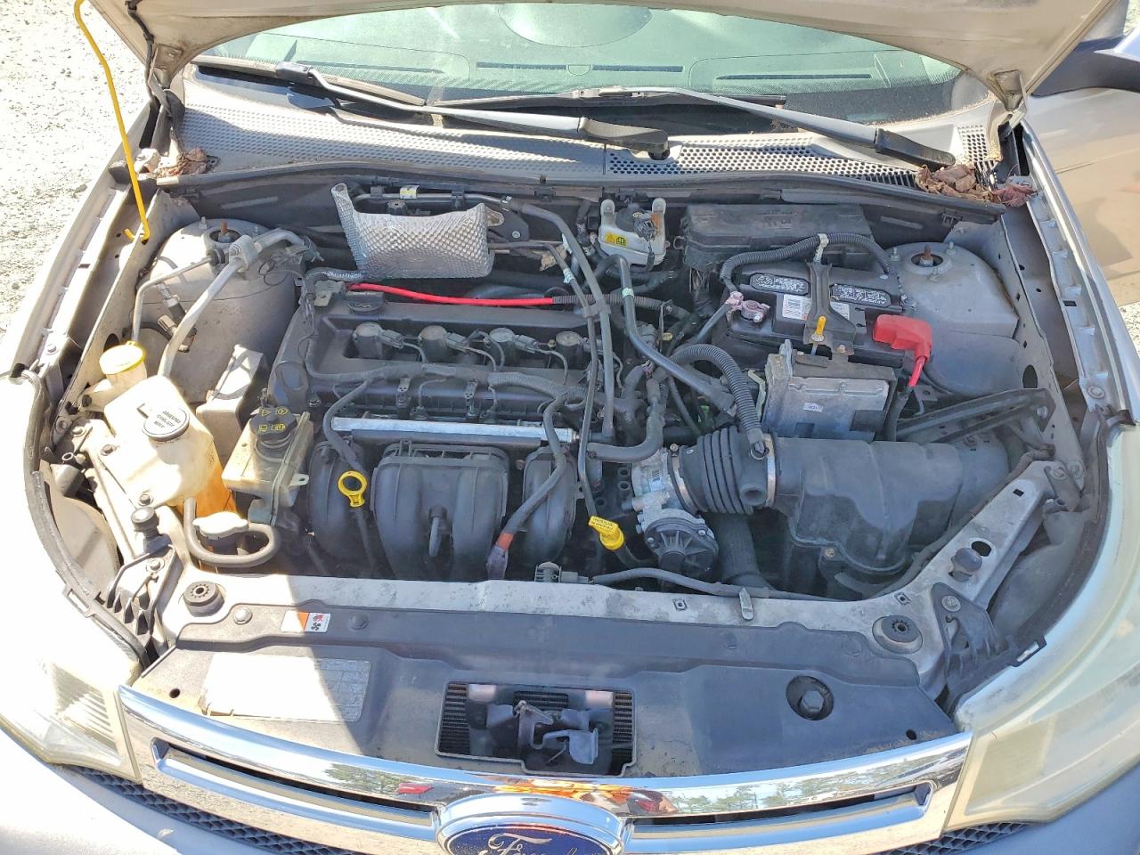 2008 Ford Focus Se Silver vin: 1FAHP35N28W202941