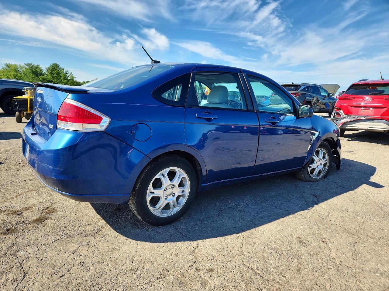 2008 Ford Focus Se Blue vin: 1FAHP35N28W233994