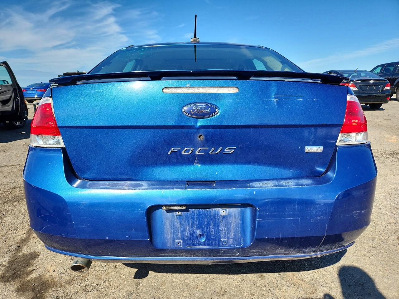 2008 Ford Focus Se Blue vin: 1FAHP35N28W233994