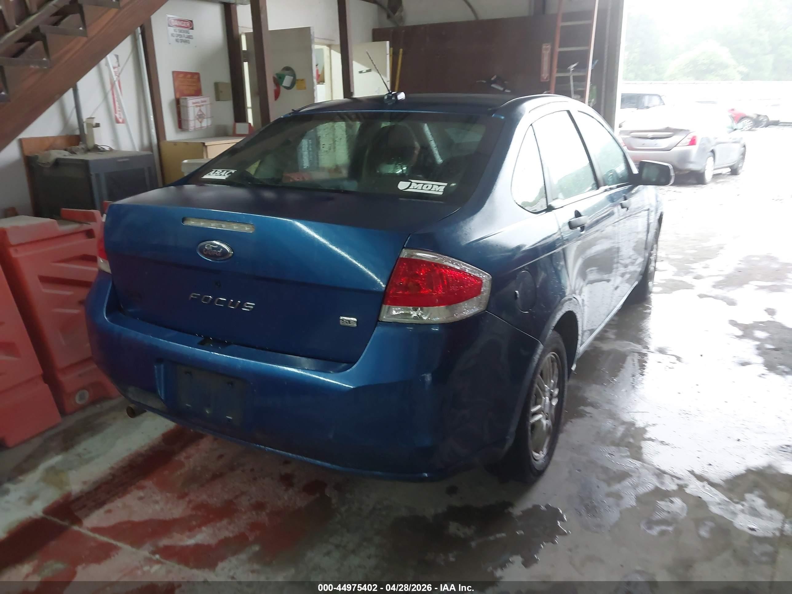 2008 Ford Focus Se/ses Blue vin: 1FAHP35N28W245529