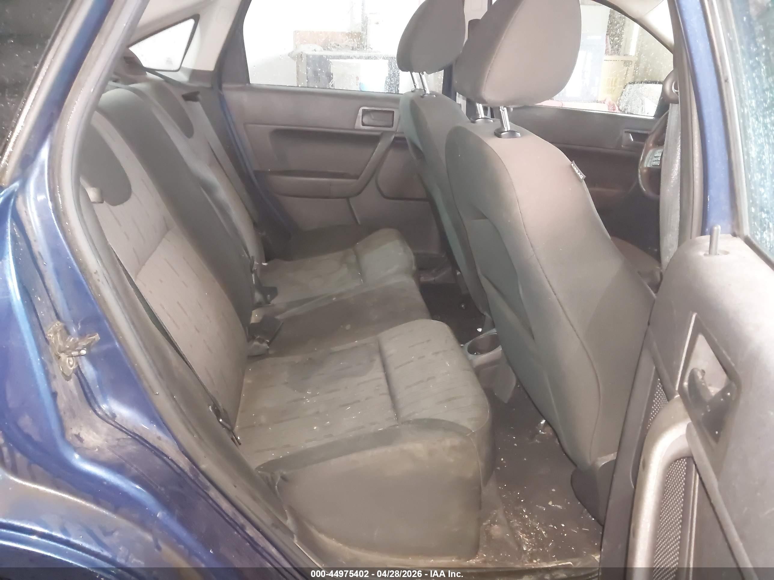 2008 Ford Focus Se/ses Blue vin: 1FAHP35N28W245529